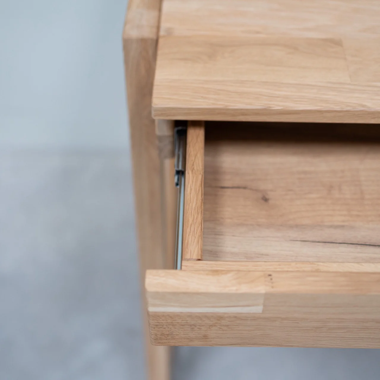 Mesa escritorio de madera maciza de roble Eric | NordicStory - Image 7