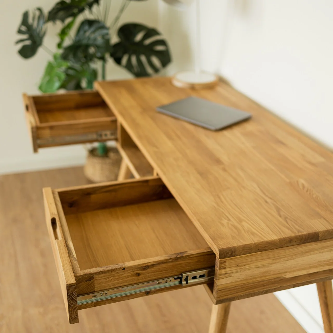 Mesa escritorio de madera maciza de roble Escandi 5 | NordicStory - Image 8