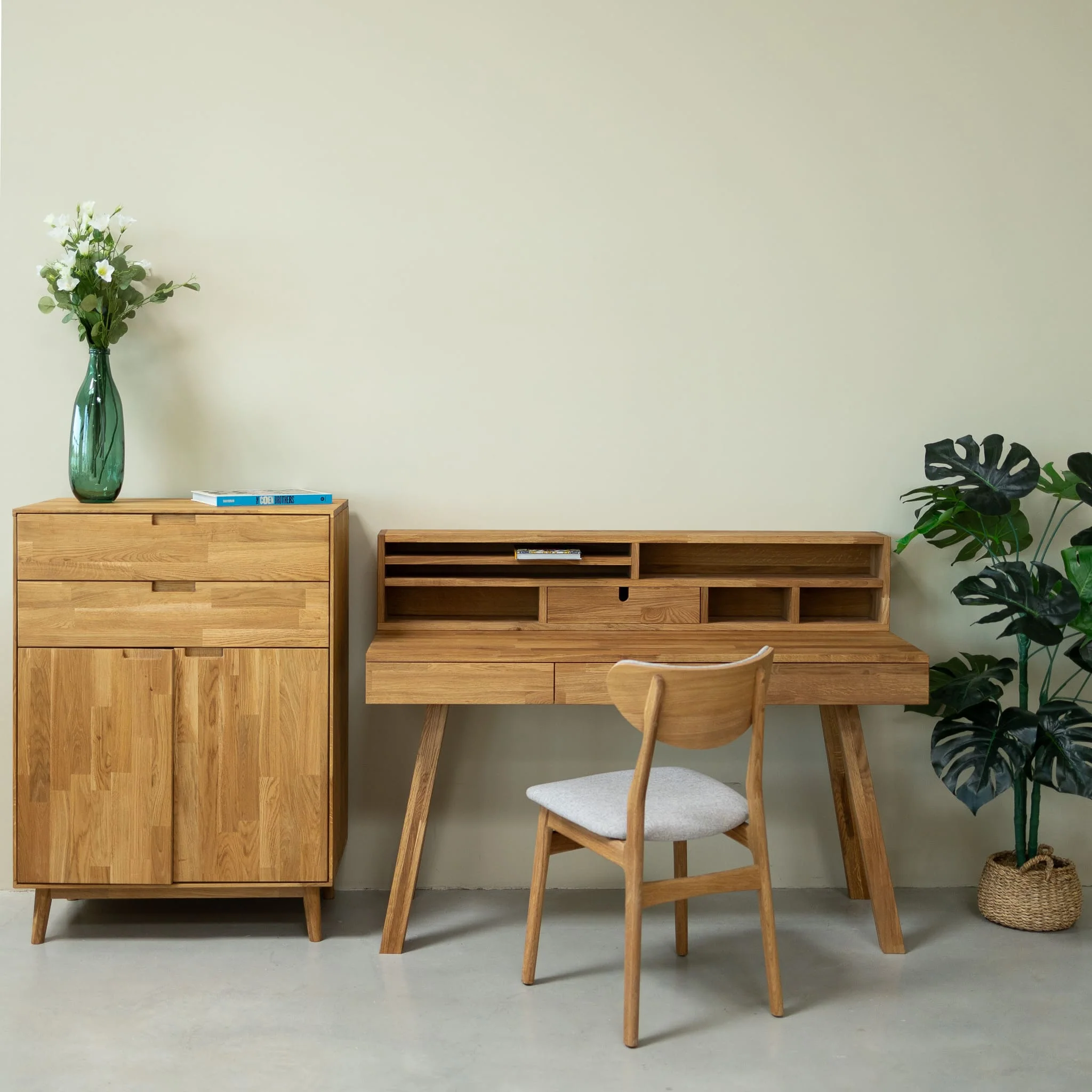 Mesa escritorio de madera maciza de roble Einstein 2 con estanteria flotante | NordicStory - Image 3