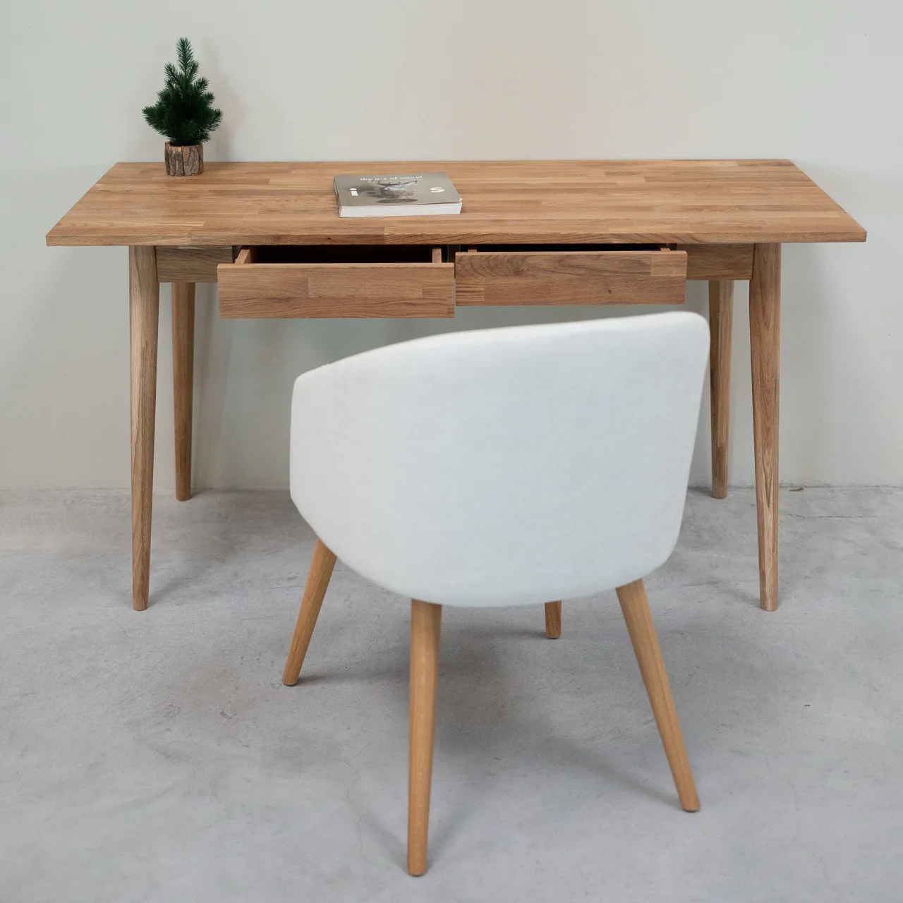 Mesa escritorio de madera maciza de roble Escandi | NordicStory - Image 4