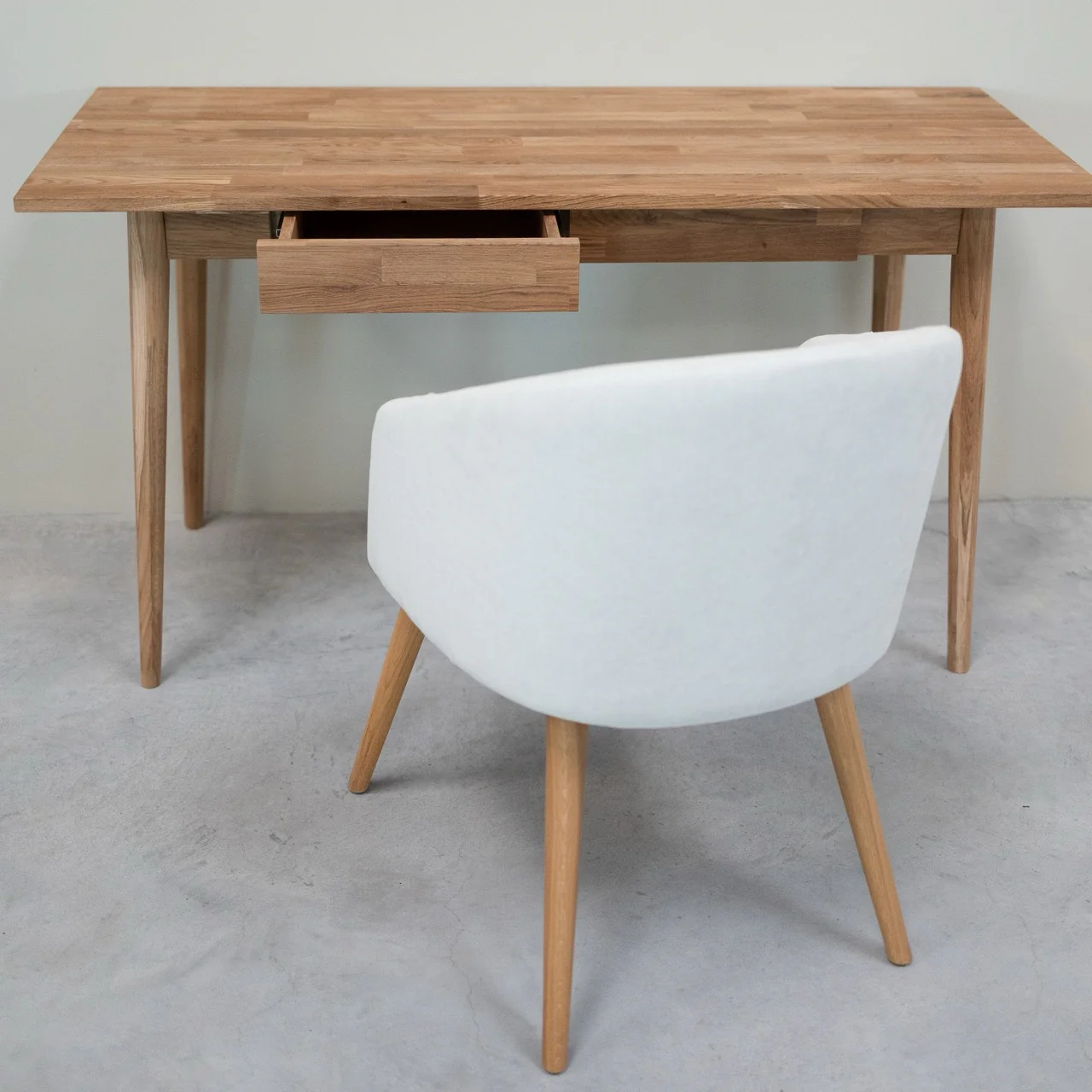 Mesa escritorio de madera maciza de roble Escandi | NordicStory - Image 5