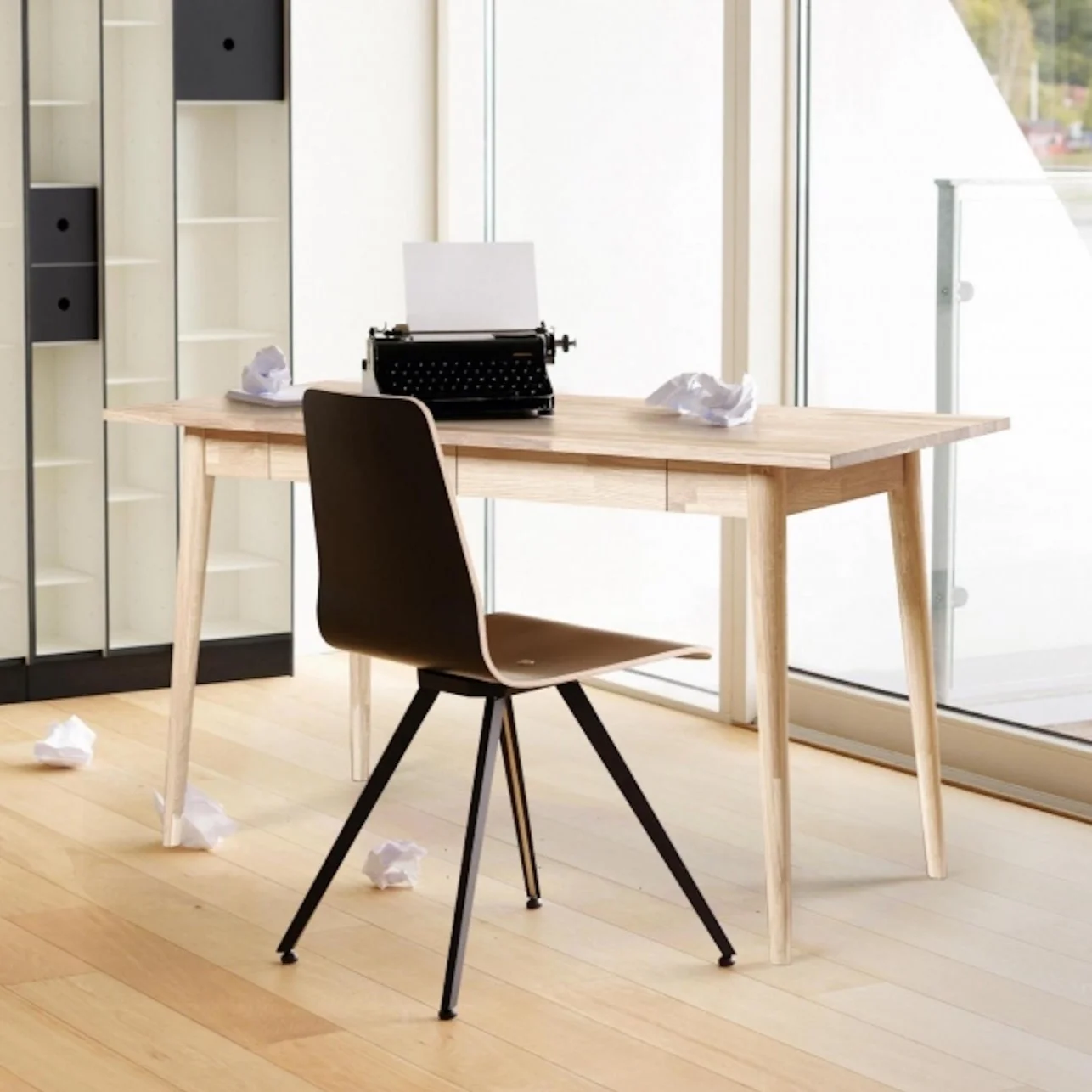 Mesa escritorio de madera maciza de roble Escandi | NordicStory - Image 8