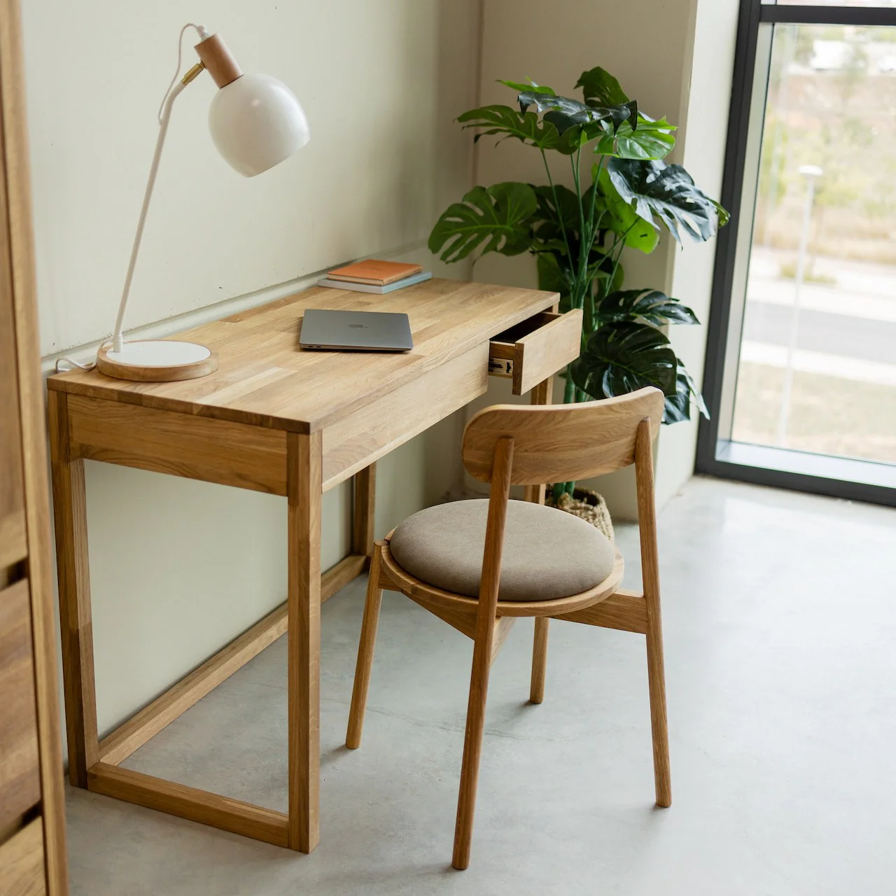 Mesa escritorio, tocador de madera maciza de roble Denmark | NordicStory - Image 3