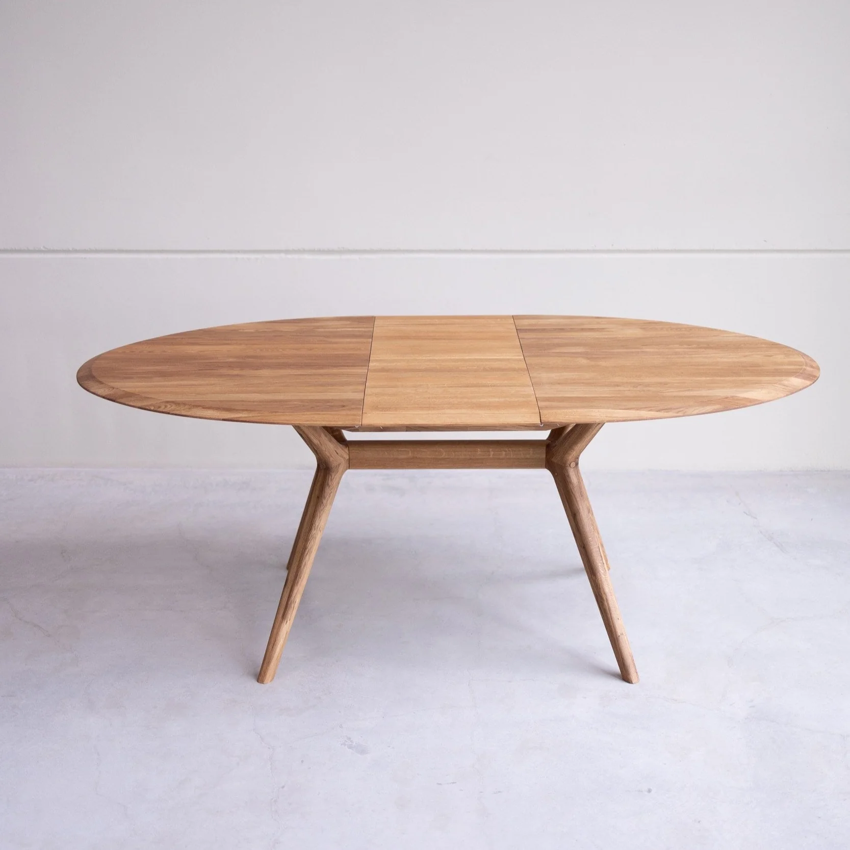 Mesa extensible de comedor de madera maciza de roble Carmen | NordicStory - Image 3
