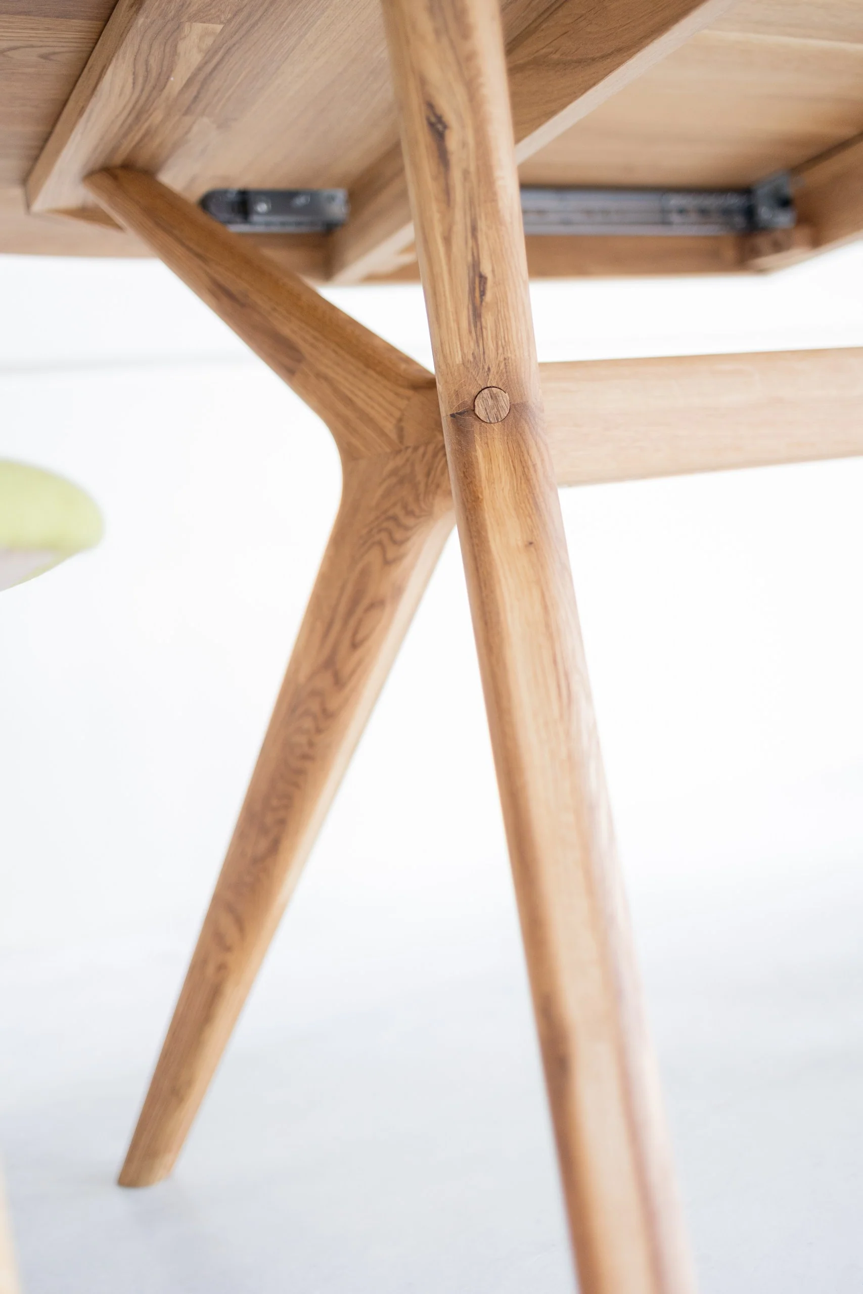 Mesa extensible de comedor de madera maciza de roble Carmen | NordicStory - Image 9
