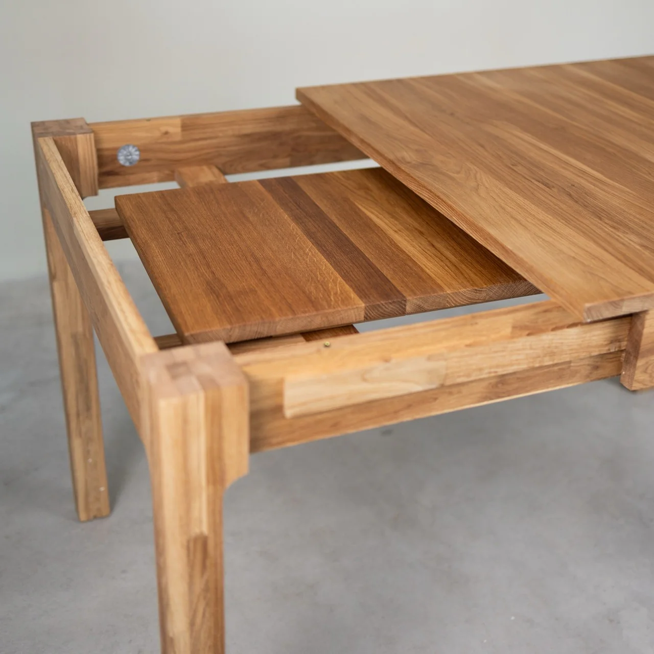 Mesa extensible de comedor de madera maciza de roble Marsi | NordicStory - Image 8