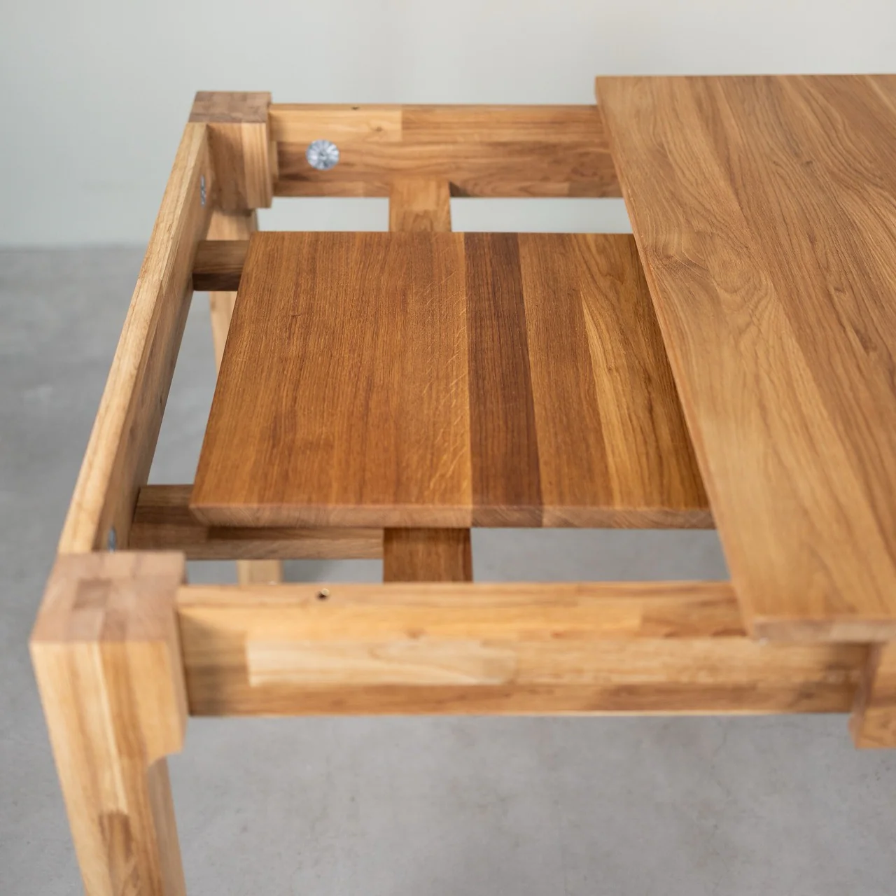 Mesa extensible de comedor de madera maciza de roble Marsi | NordicStory - Image 9