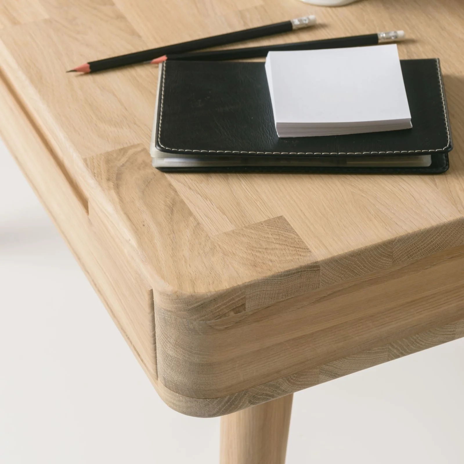 Mesa escritorio tocador de madera maciza de roble Escandi | NordicStory - Image 10