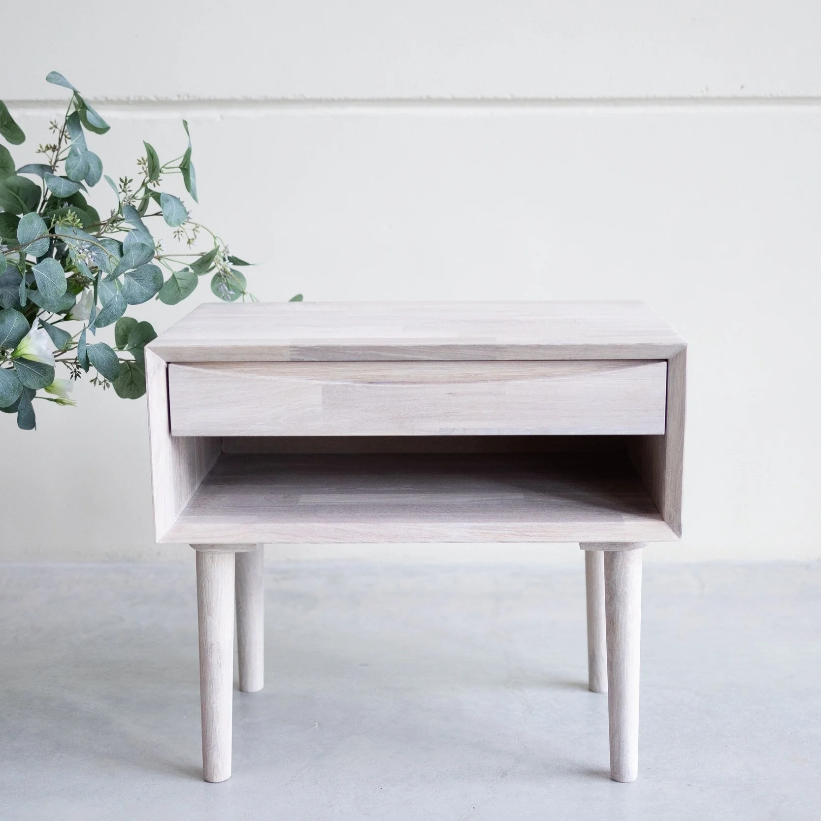 Mesita de noche de madera maciza de roble Escandi 2 | NordicStory - Image 12