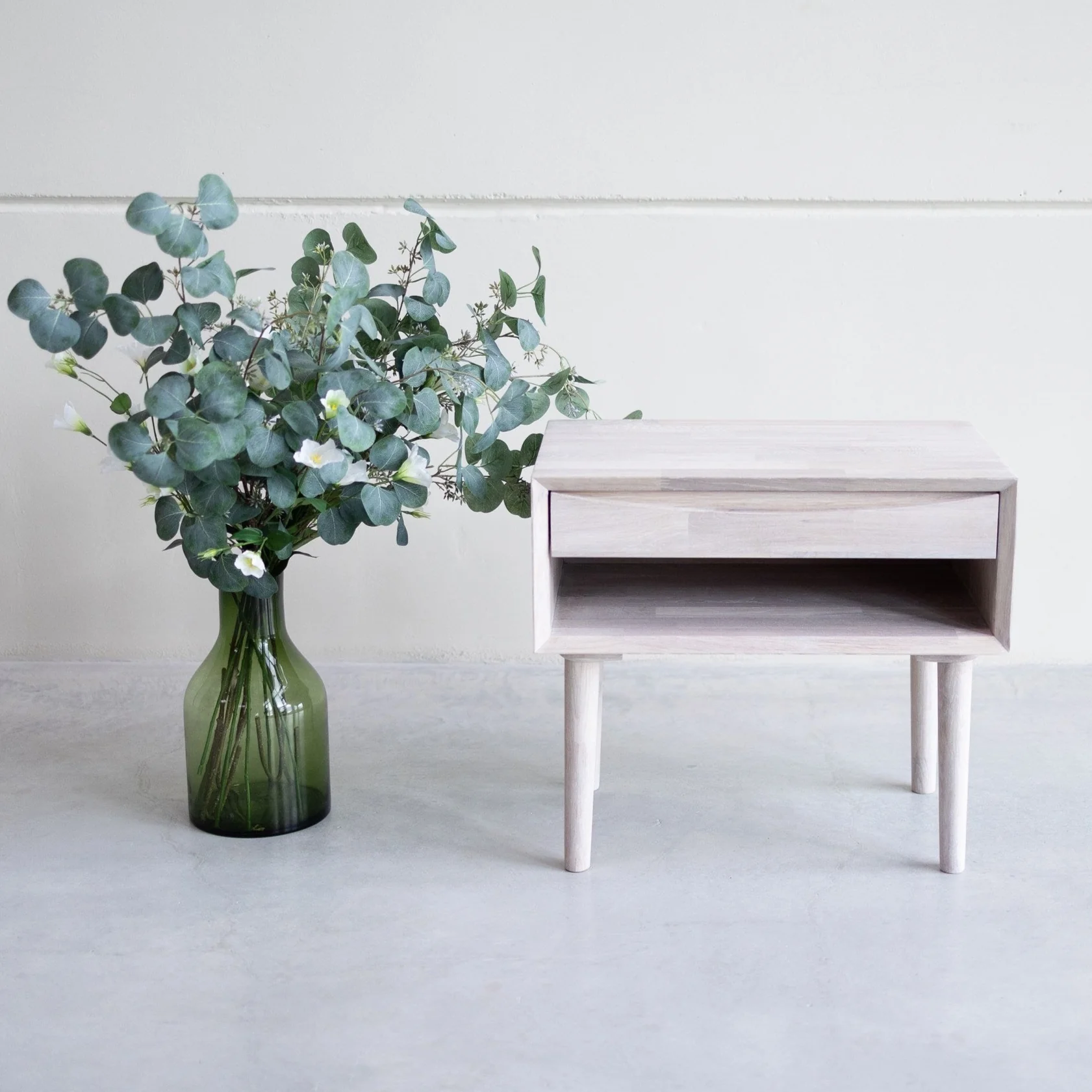 Mesita de noche de madera maciza de roble Escandi 2 | NordicStory - Image 13