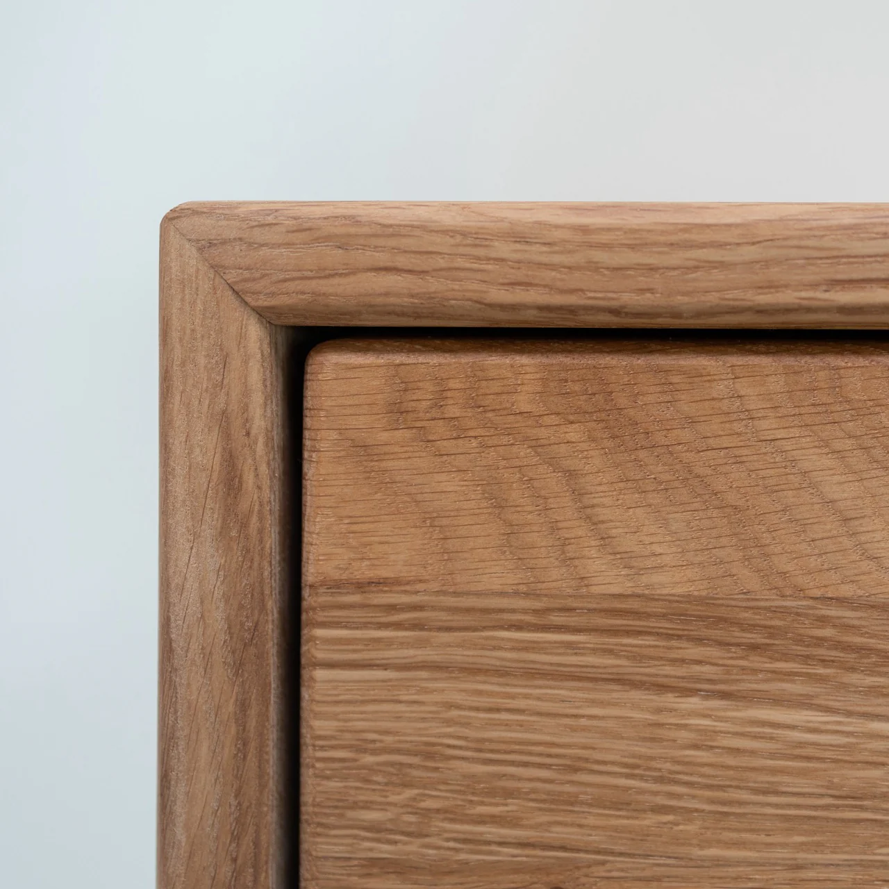Mesita de noche de madera maciza de roble Judith | NordicStory - Image 6