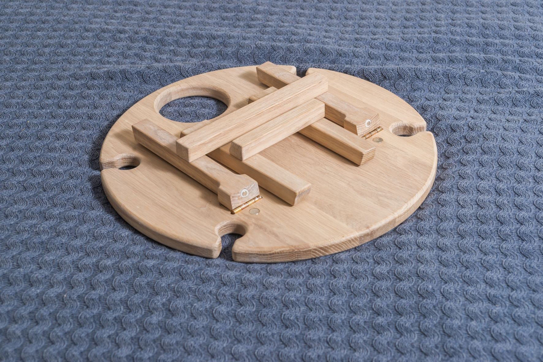 Mini mesa de vino plegable de madera maciza roble | NordicStory - Image 9