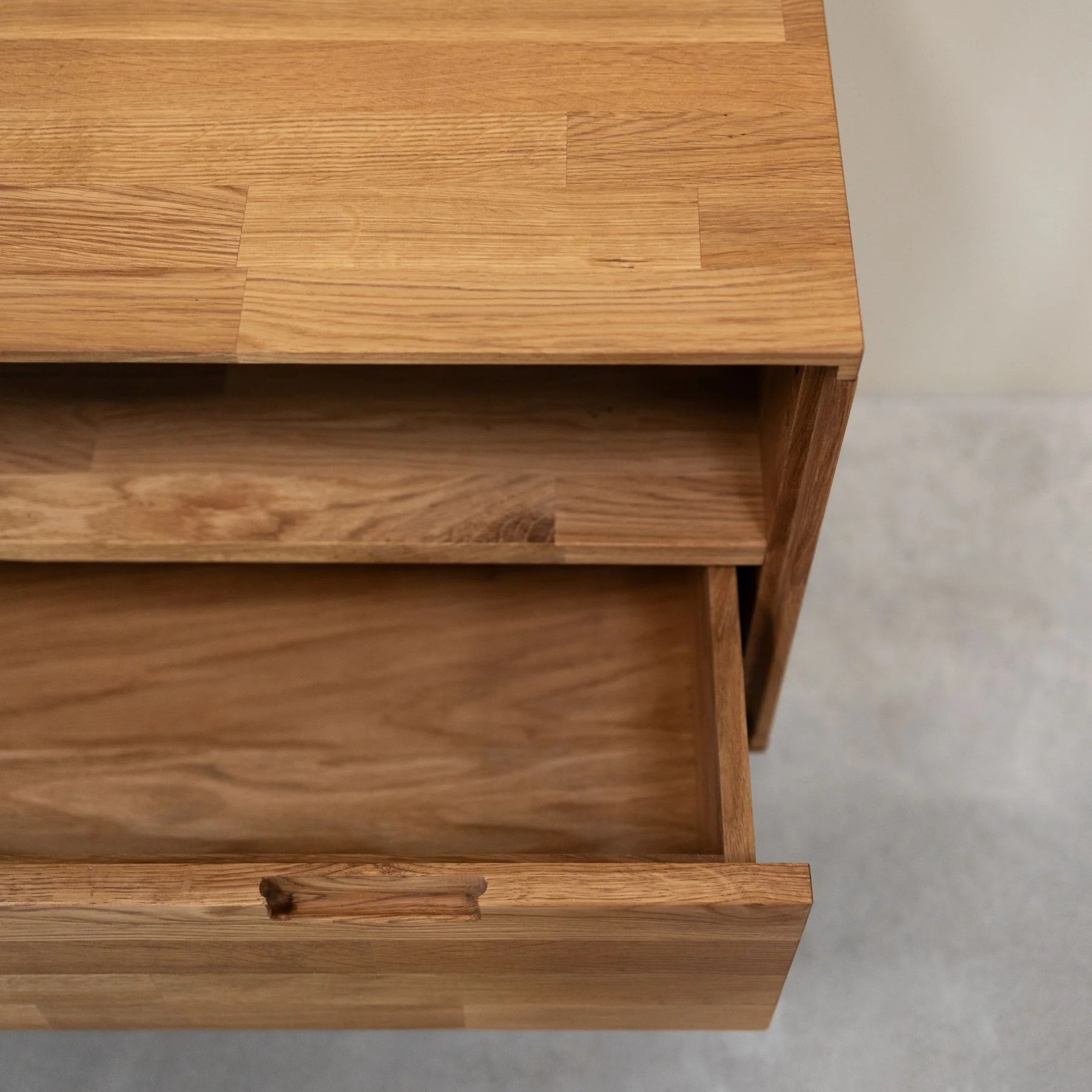Mueble de TV de madera maciza de roble Escandi 2 | NordicStory - Image 6