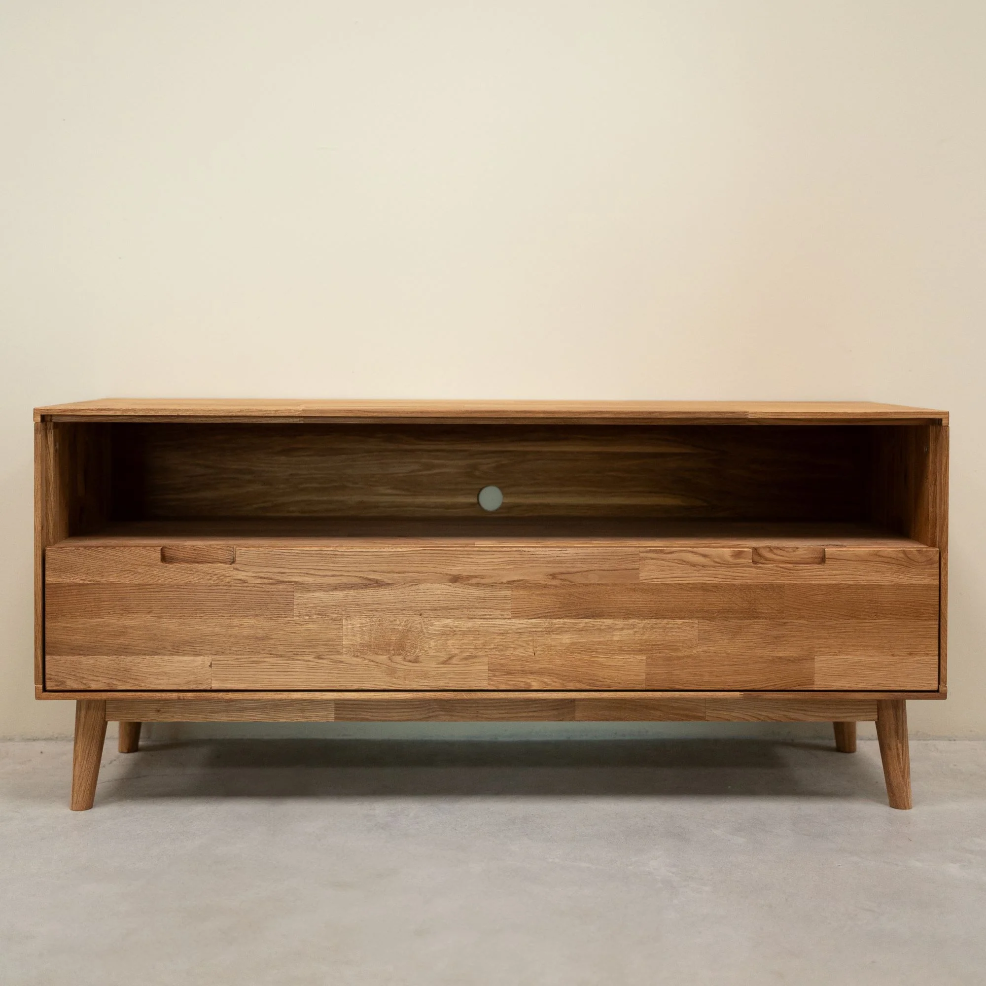 Mueble de TV de madera maciza de roble Escandi 2 | NordicStory - Image 7
