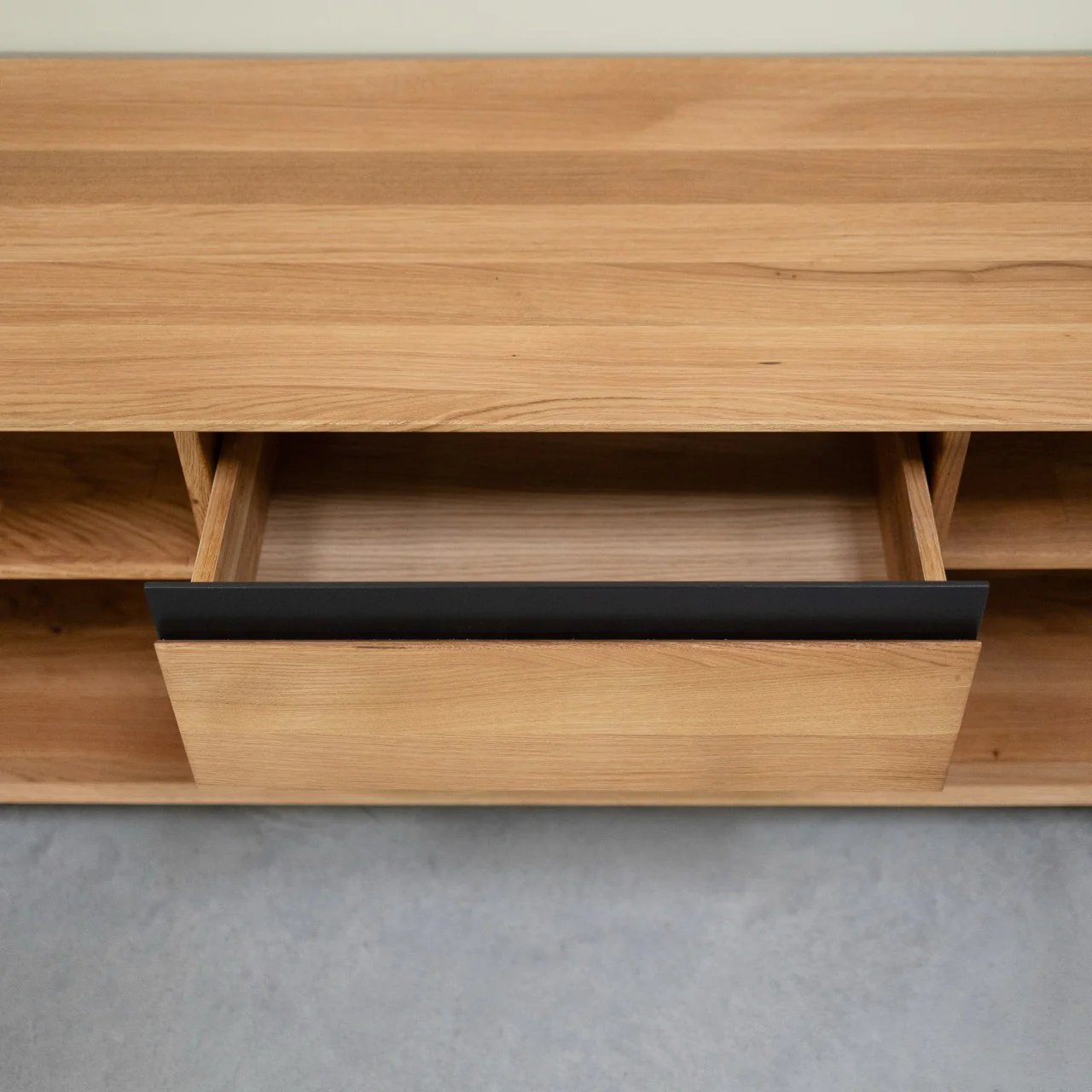 Mueble de TV de madera maciza roble Bremen | NordicStory - Image 4