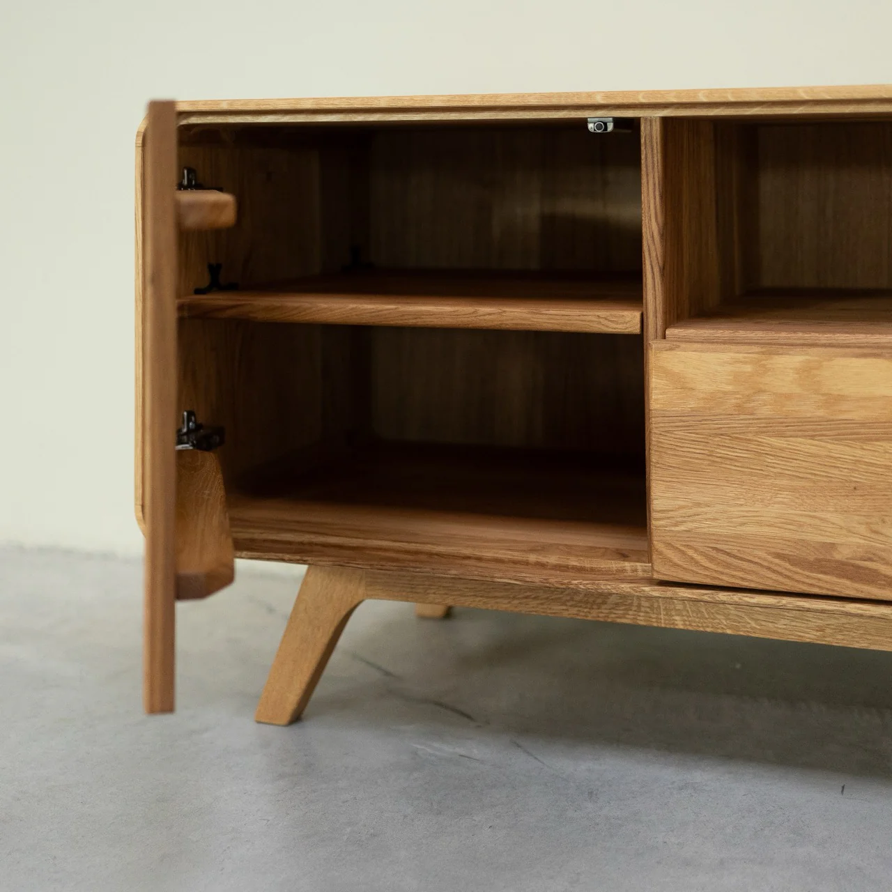 Mueble de TV de madera maciza roble Geneva 2 | NordicStory - Image 3