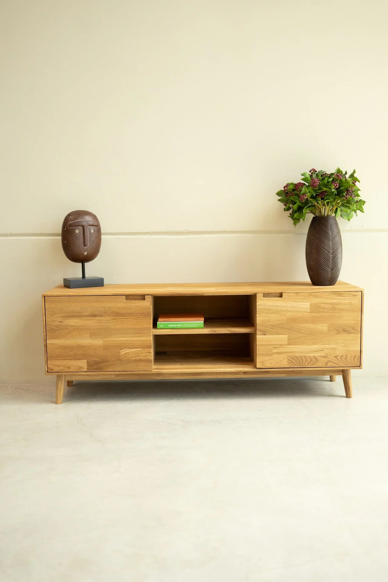 Mueble de TV de madera maciza de roble Escandi | NordicStory - Image 11