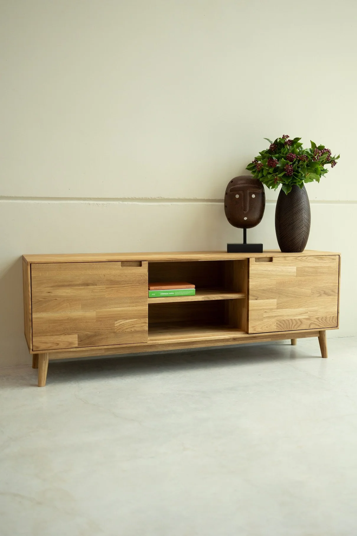 Mueble de TV de madera maciza de roble Escandi | NordicStory - Image 12