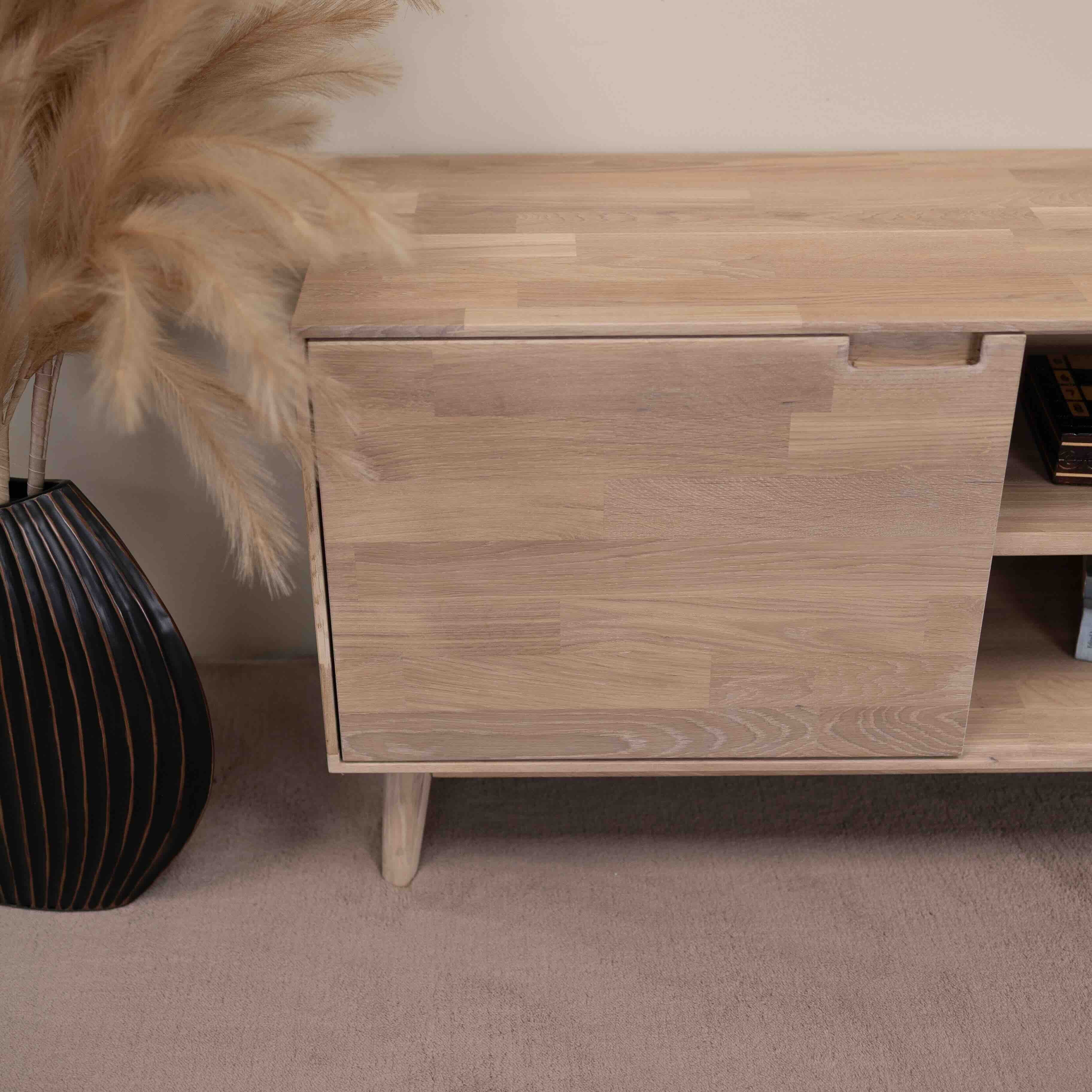 Mueble de TV de madera maciza de roble Escandi | NordicStory - Image 8