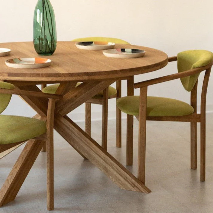 Pack de 2 o 4 Sillas de Comedor Alexis, Estructura de Madera Maciza de Roble, Tapizado en Color Verde Vida | NordicStory - Image 9