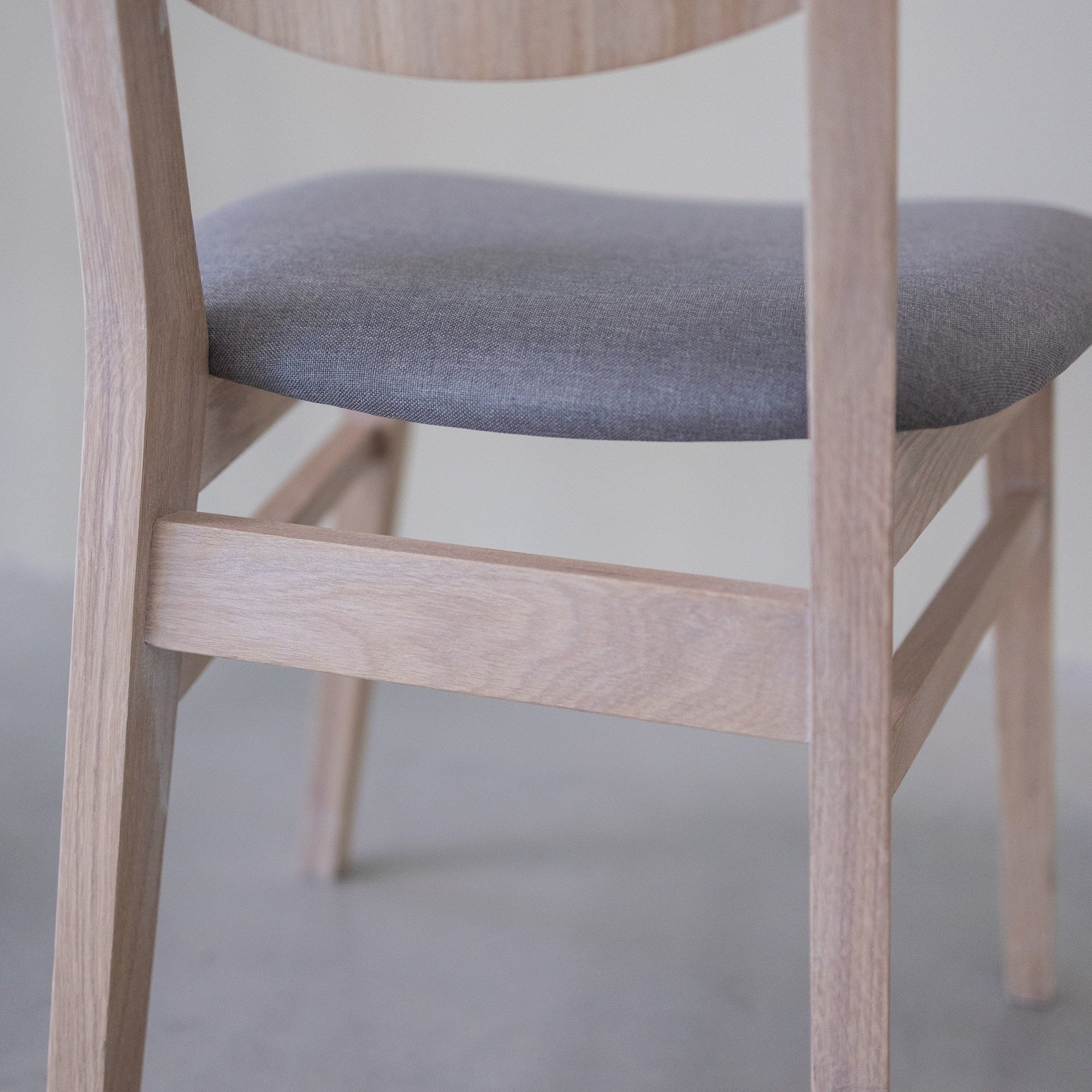 Pack de 2 o 4 Sillas de Comedor Nova, Estructura de Madera Maciza de Roble Blanqueado | NordicStory - Image 10