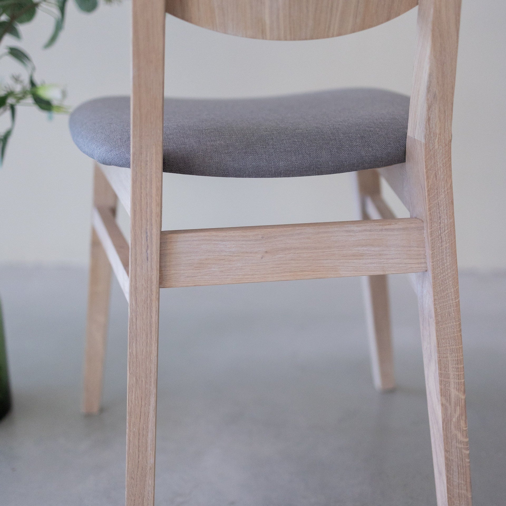Pack de 2 o 4 Sillas de Comedor Nova, Estructura de Madera Maciza de Roble Blanqueado | NordicStory - Image 9