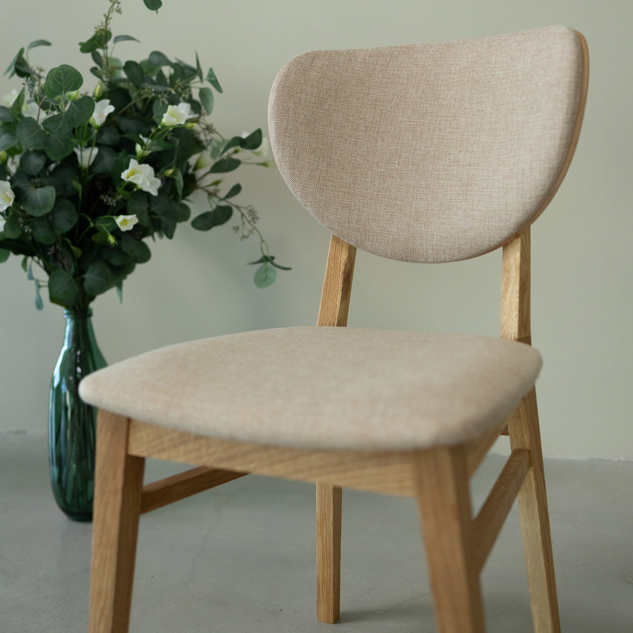 Pack de 2 o 4 Sillas de Comedor Nova, Estructura de Madera Maciza de Roble, Tapizado | NordicStory - Image 17