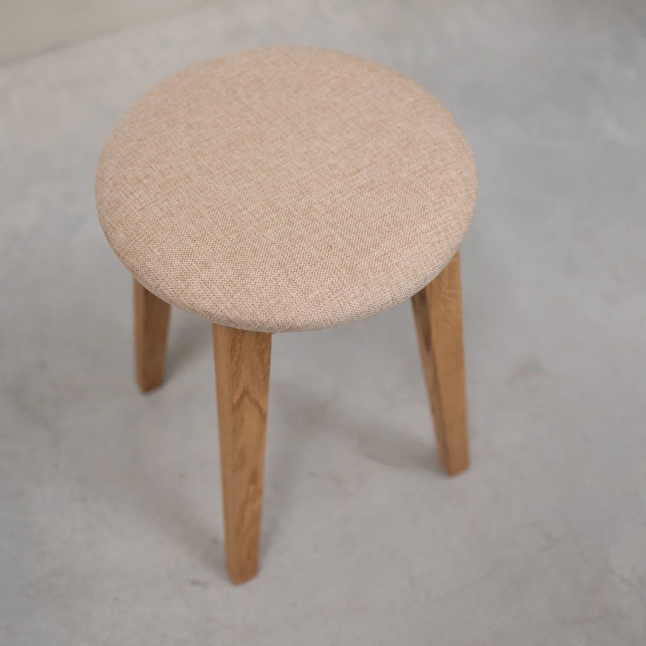 Pack de 2 o 4 Taburetes de Comedor de Madera Maciza Diana, tapizado | NordicStory - Image 10