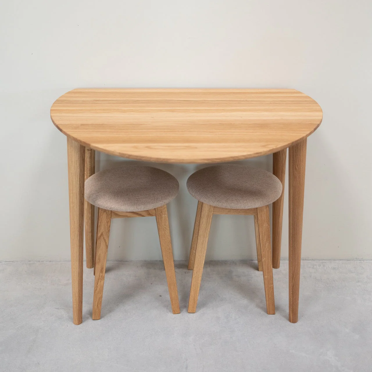 Pack de 2 o 4 Taburetes de Comedor de Madera Maciza Diana, tapizado | NordicStory - Image 7