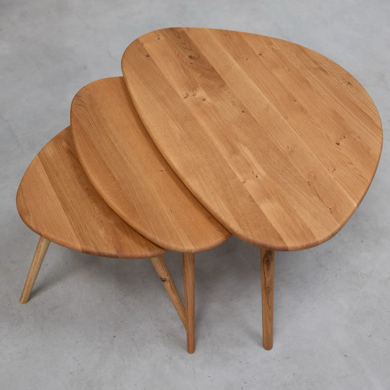 Set de 3 mesas de centro apilables de madera maciza roble Geneva | NordicStory - Image 3
