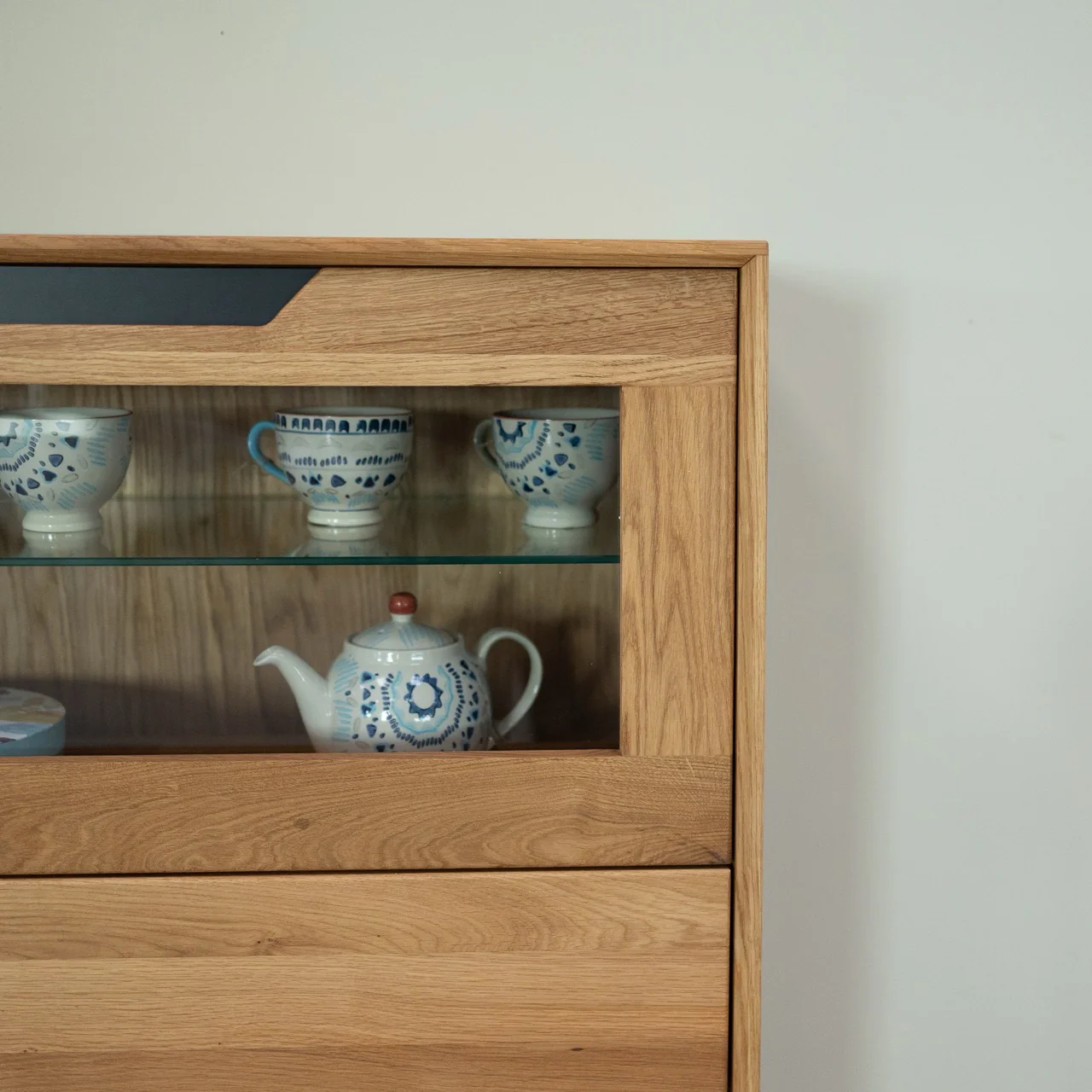 Vitrina de madera maciza roble Bremen 3 | NordicStory - Image 6