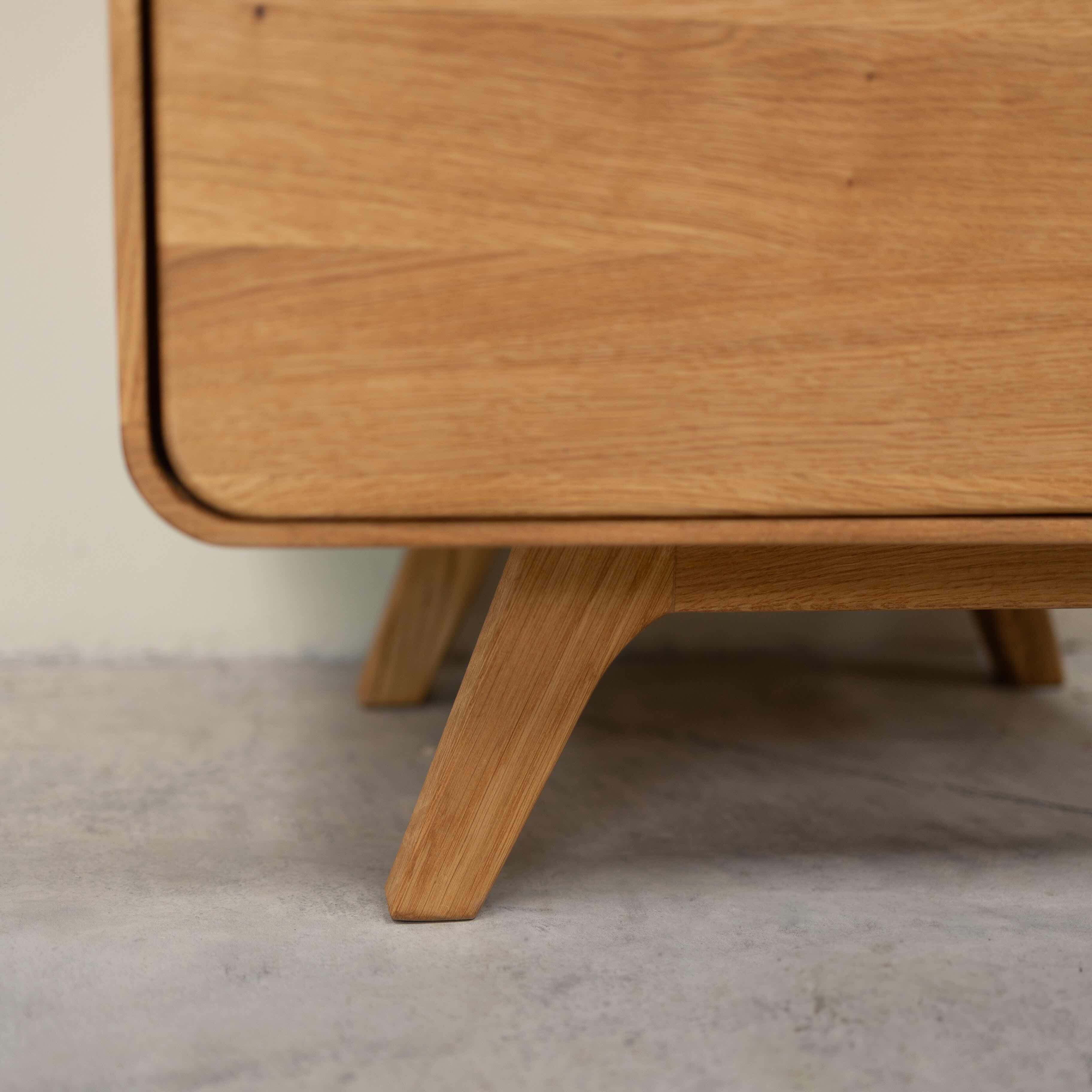 Vitrina de madera maciza roble Geneva 1 | NordicStory - Image 5
