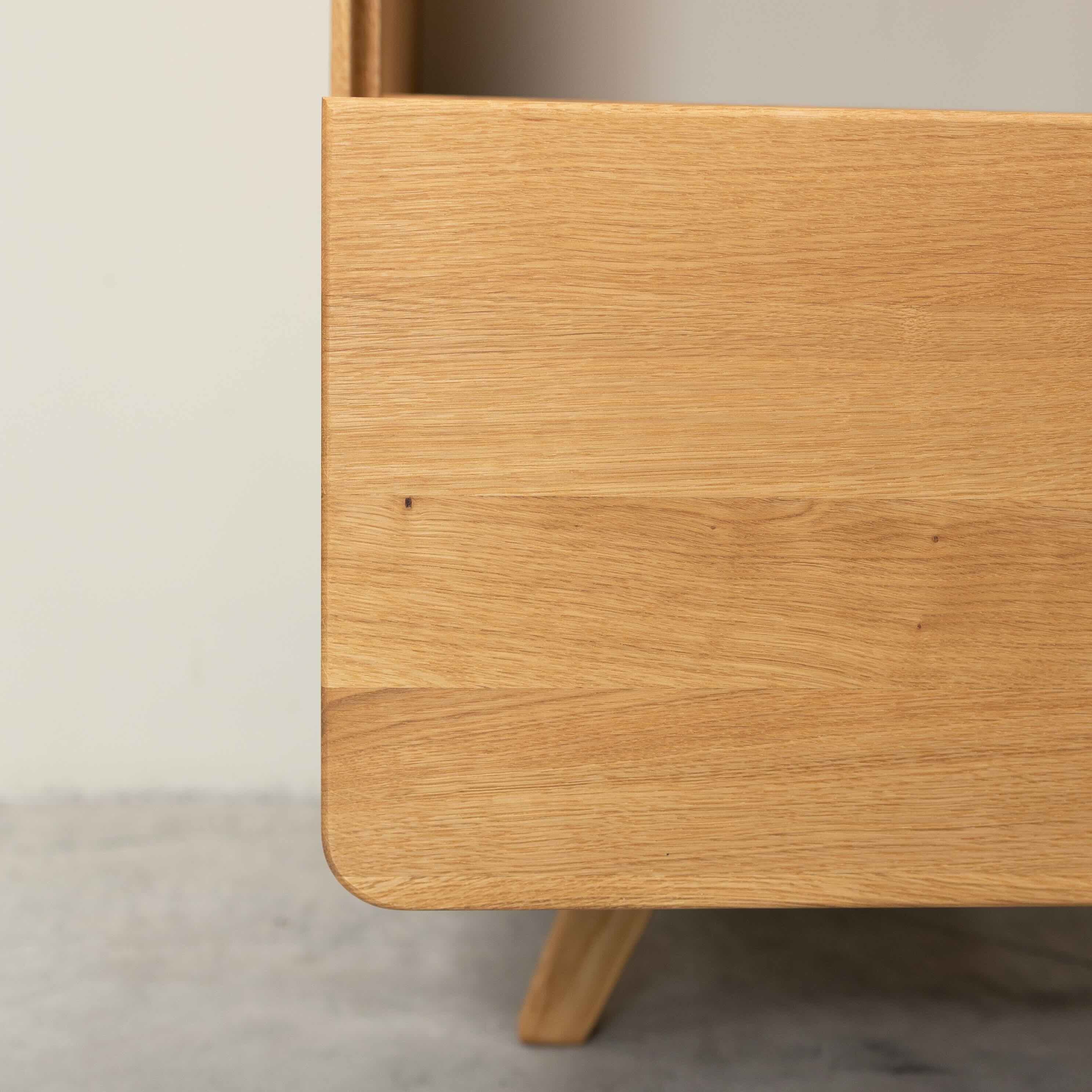 Vitrina de madera maciza roble Geneva 1 | NordicStory - Image 6
