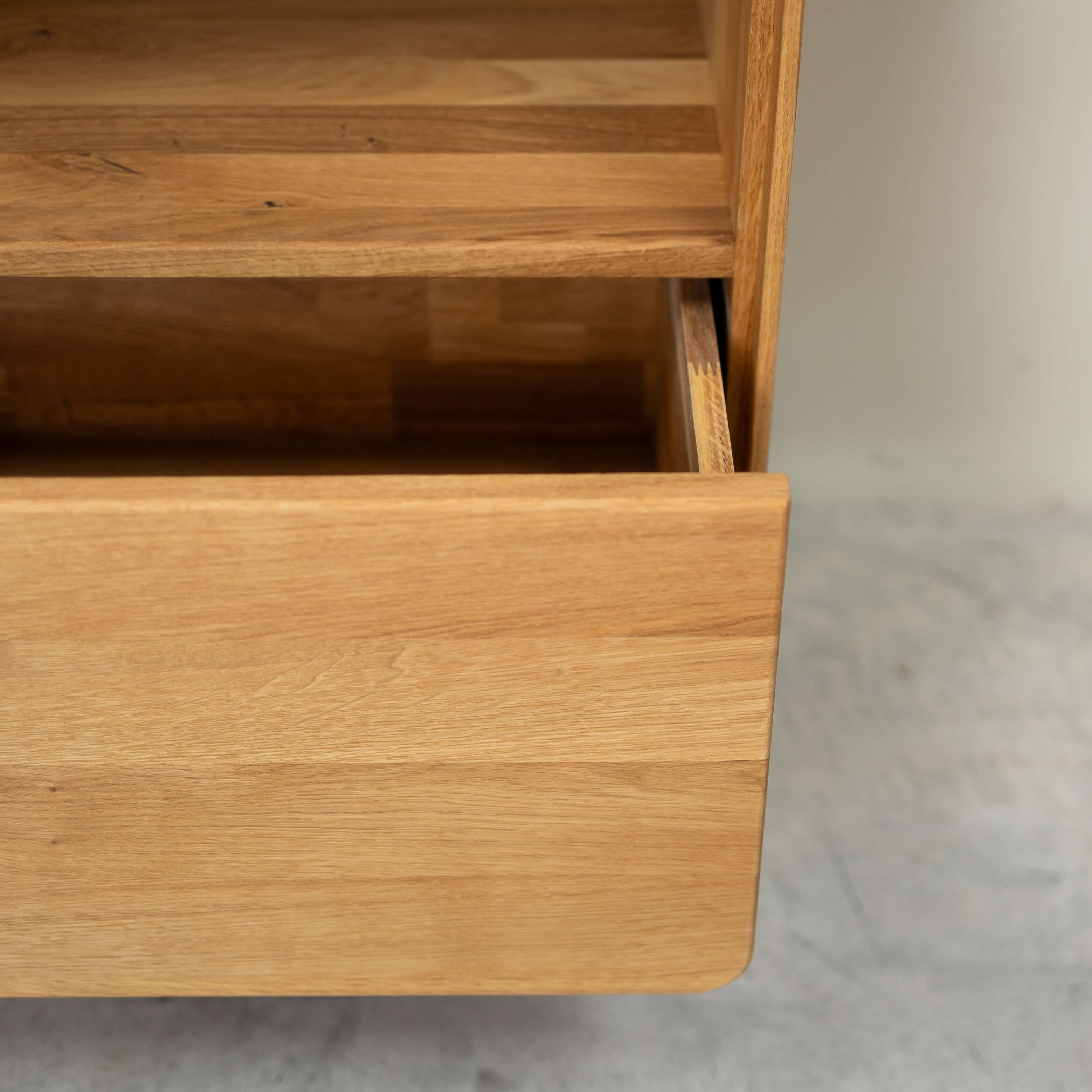 Vitrina de madera maciza roble Geneva 1 | NordicStory - Image 7