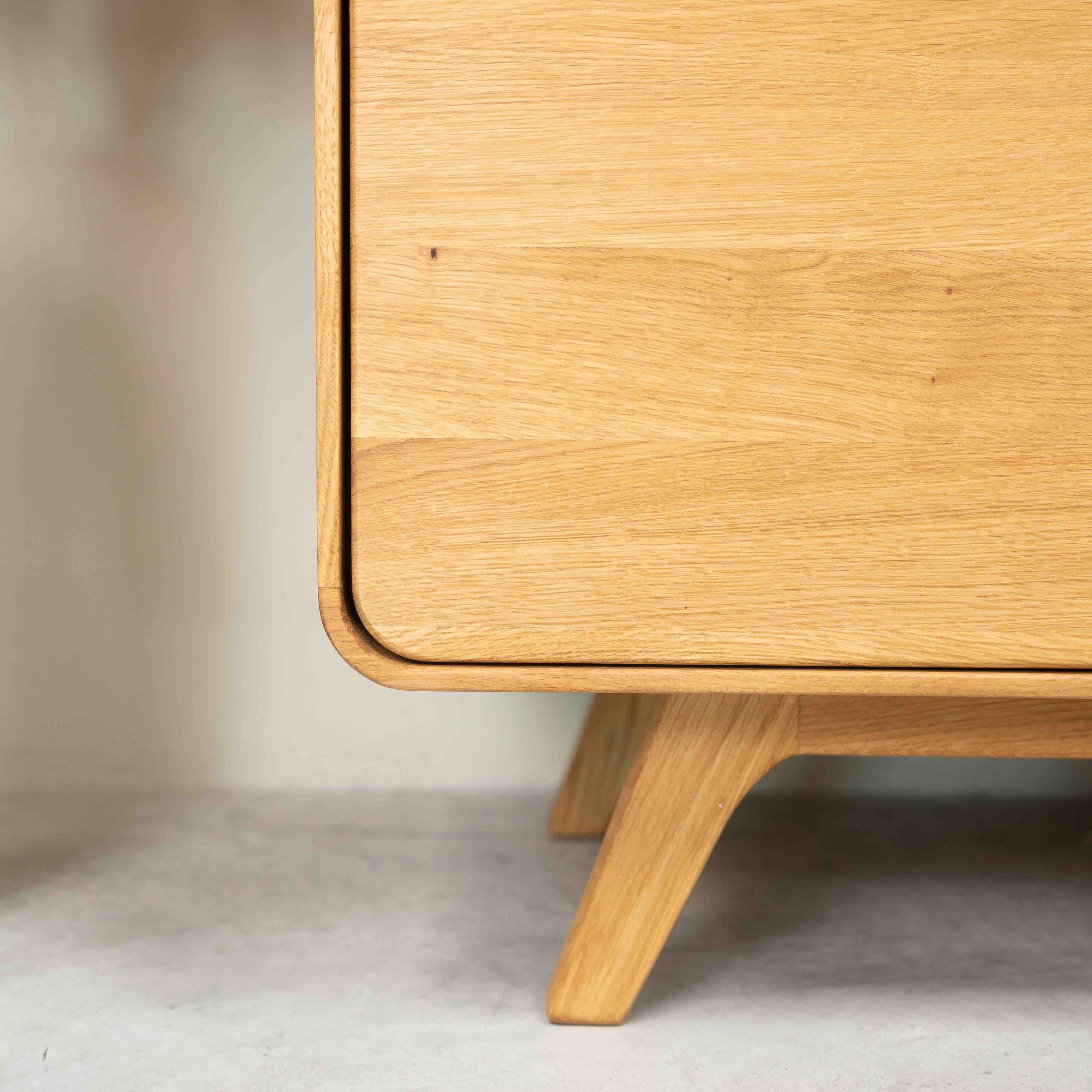Vitrina de madera maciza roble Geneva 1 | NordicStory - Image 8