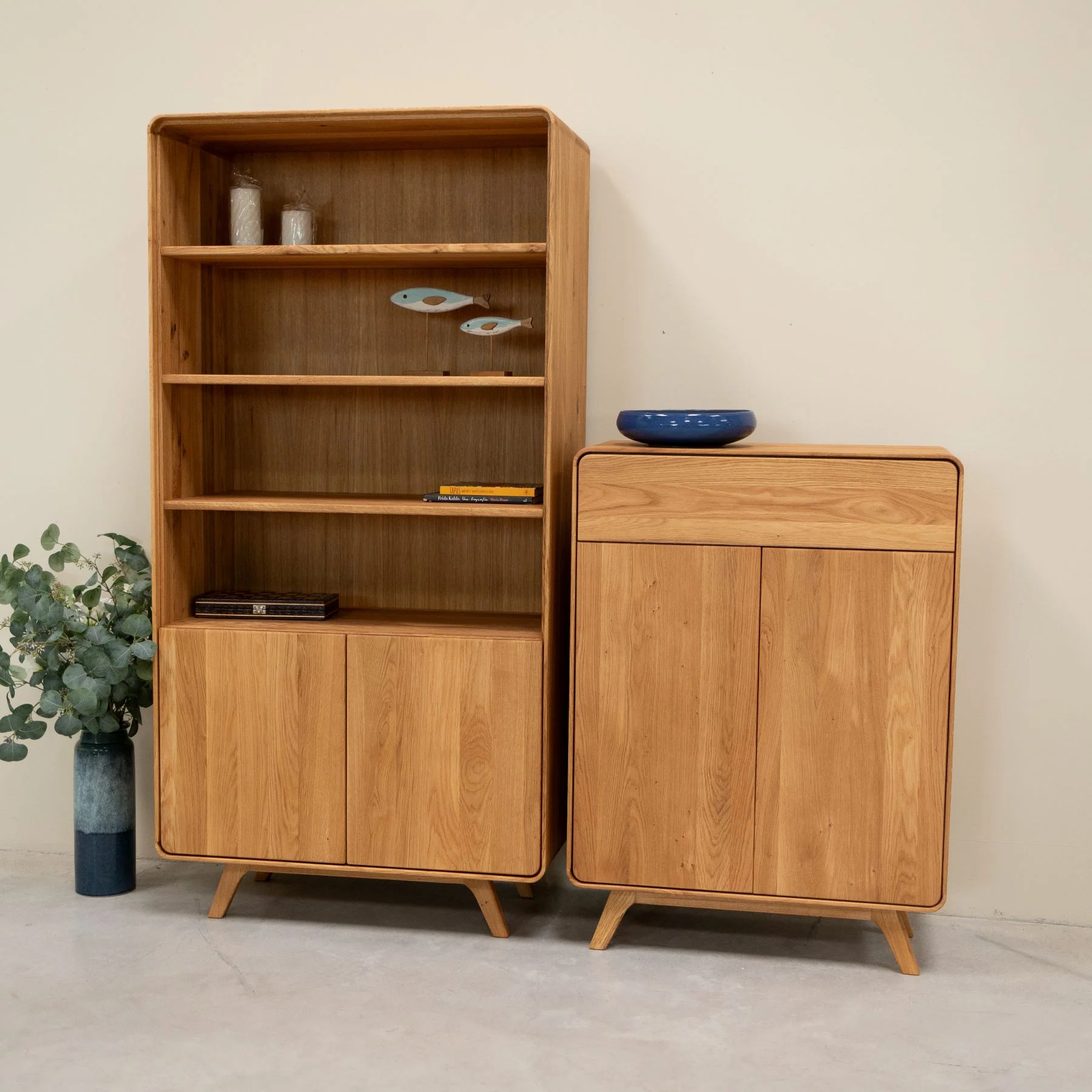Vitrina de madera maciza roble Geneva 2 | NordicStory - Image 3