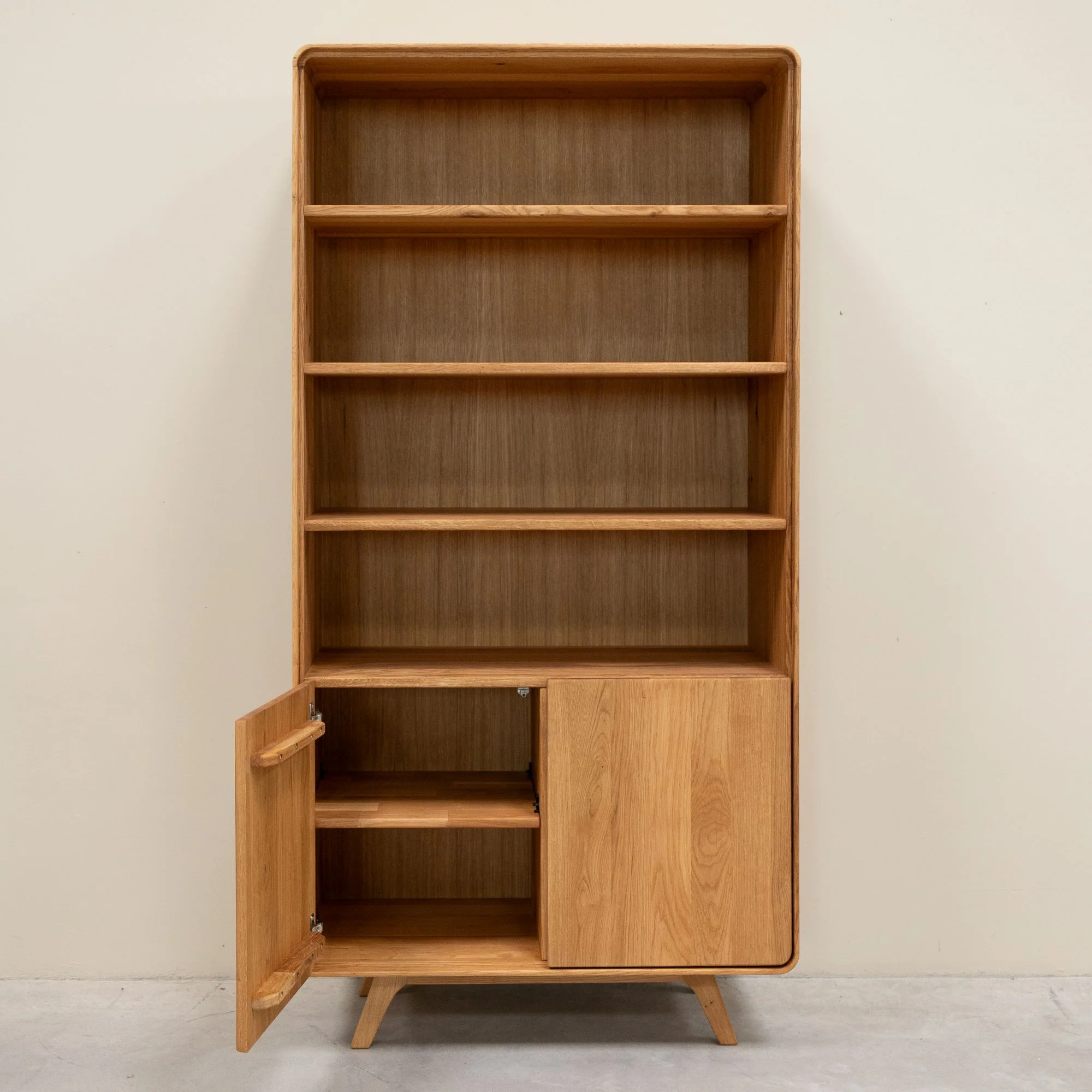 Vitrina de madera maciza roble Geneva 2 | NordicStory - Image 8