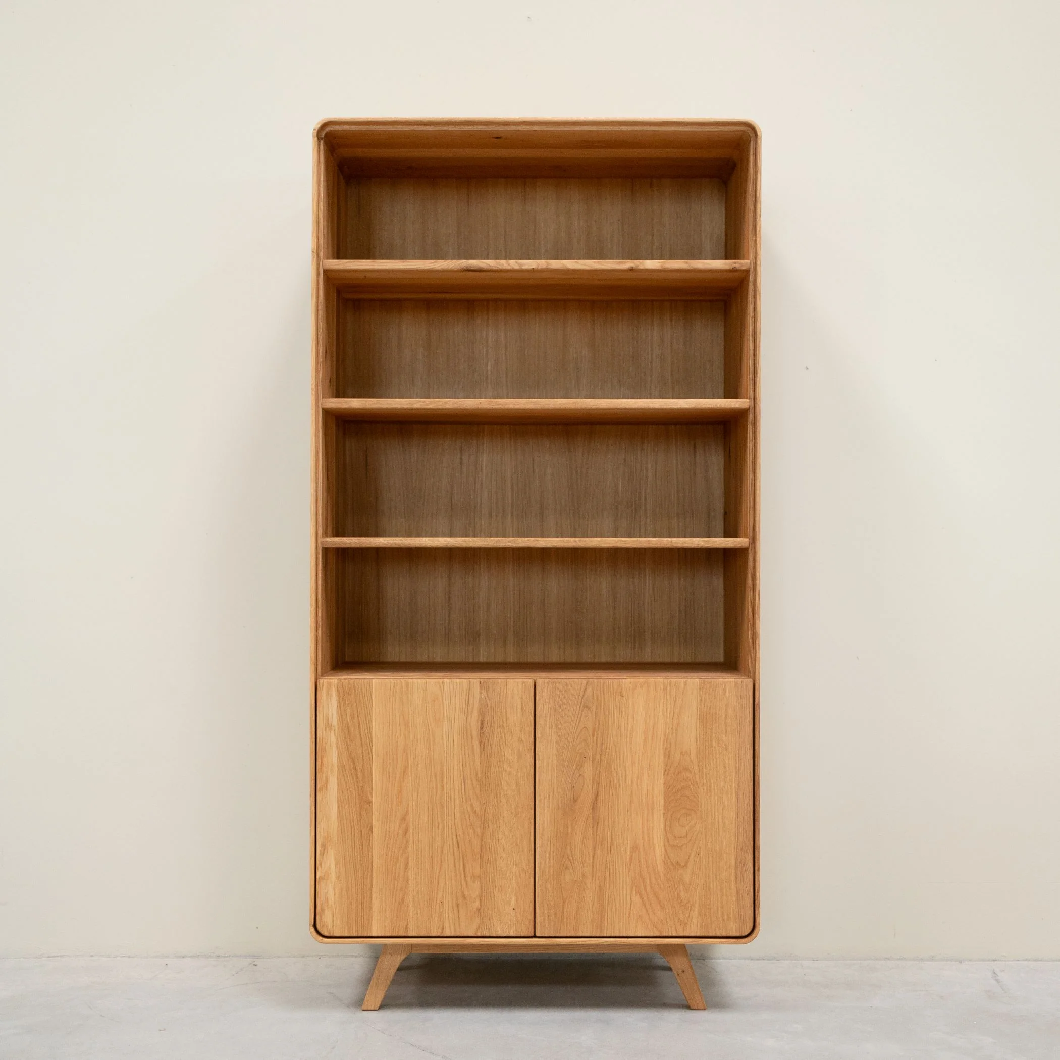 Vitrina de madera maciza roble Geneva 2 | NordicStory - Image 9