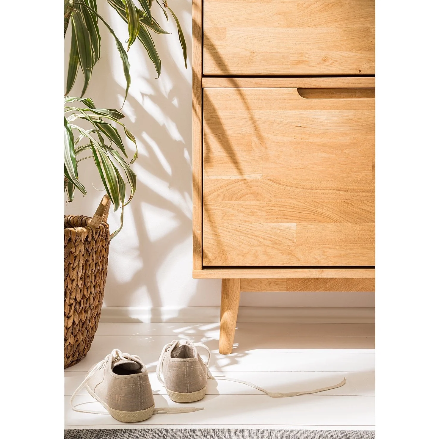 Zapatero de madera maciza de roble Escandi | NordicStory - Image 3