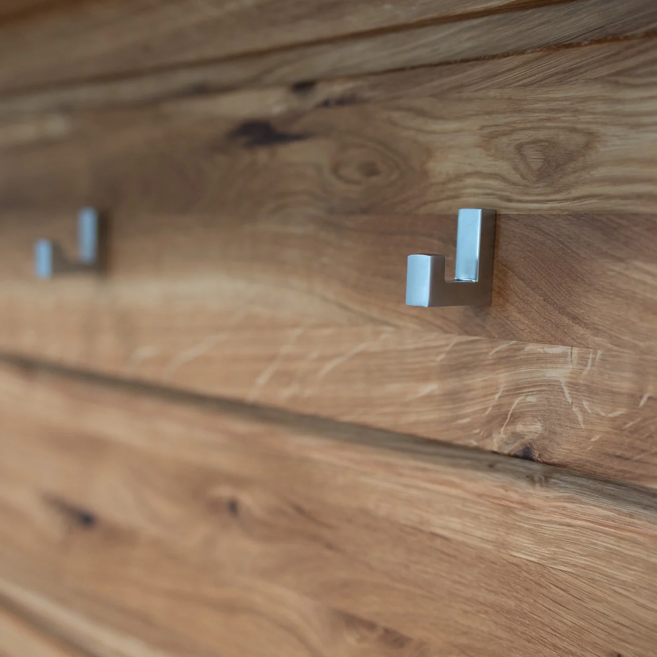 Perchero de pared de madera maciza de roble Pola | NordicStory - Image 3