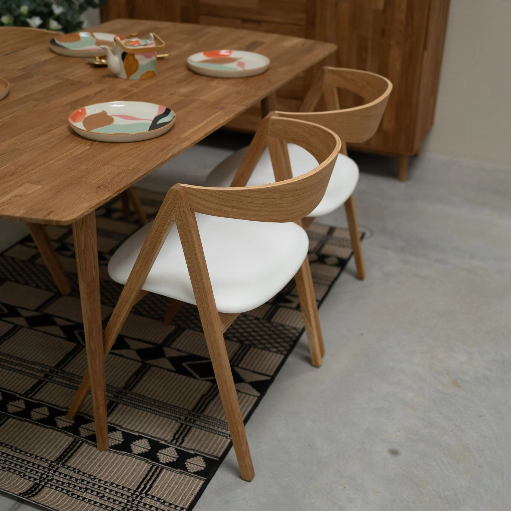 Pack de 2 o 4 Sillas de Comedor de Madera Maciza de Roble Oscar, tapizado | NordicStory - Image 4