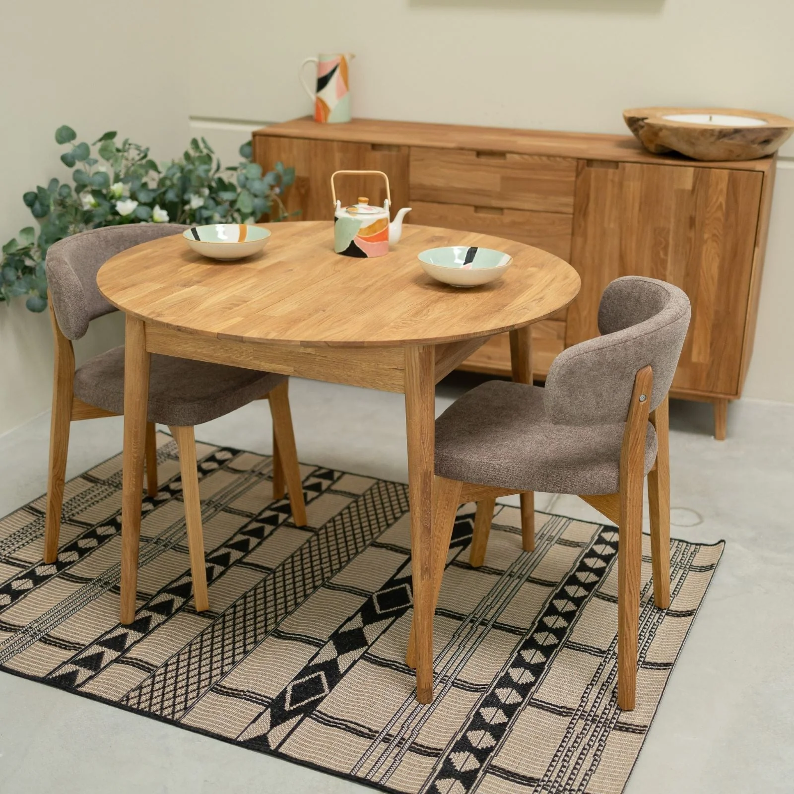 Pack de 2 o 4 Sillas de Comedor de Madera Maciza de Roble Claus, tapizado Gris o Marron | NordicStory - Image 3