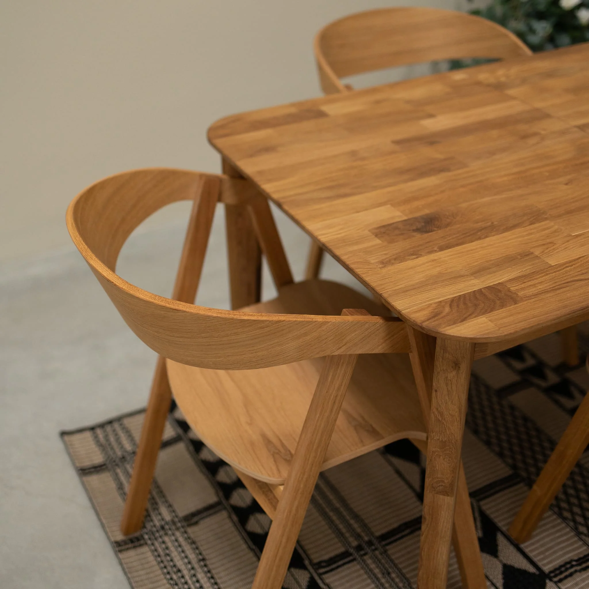 Pack de 2 o 4 Sillas de Comedor de Madera Maciza de Roble Knut | NordicStory - Image 2
