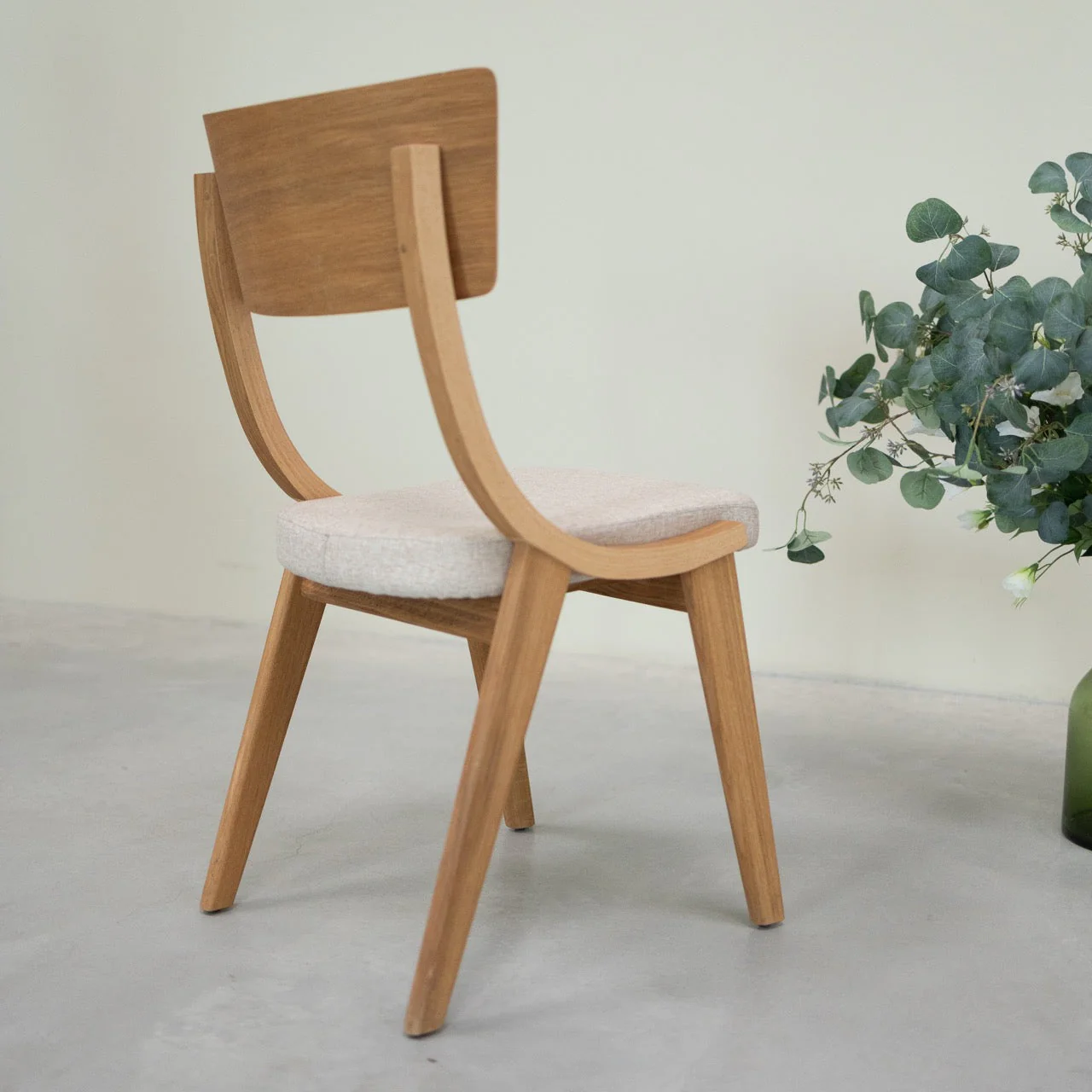 Pack de 2 o 4 Sillas de Comedor de Madera Maciza de Roble Lucas, tapizado Gris o Beige | NordicStory - Image 3
