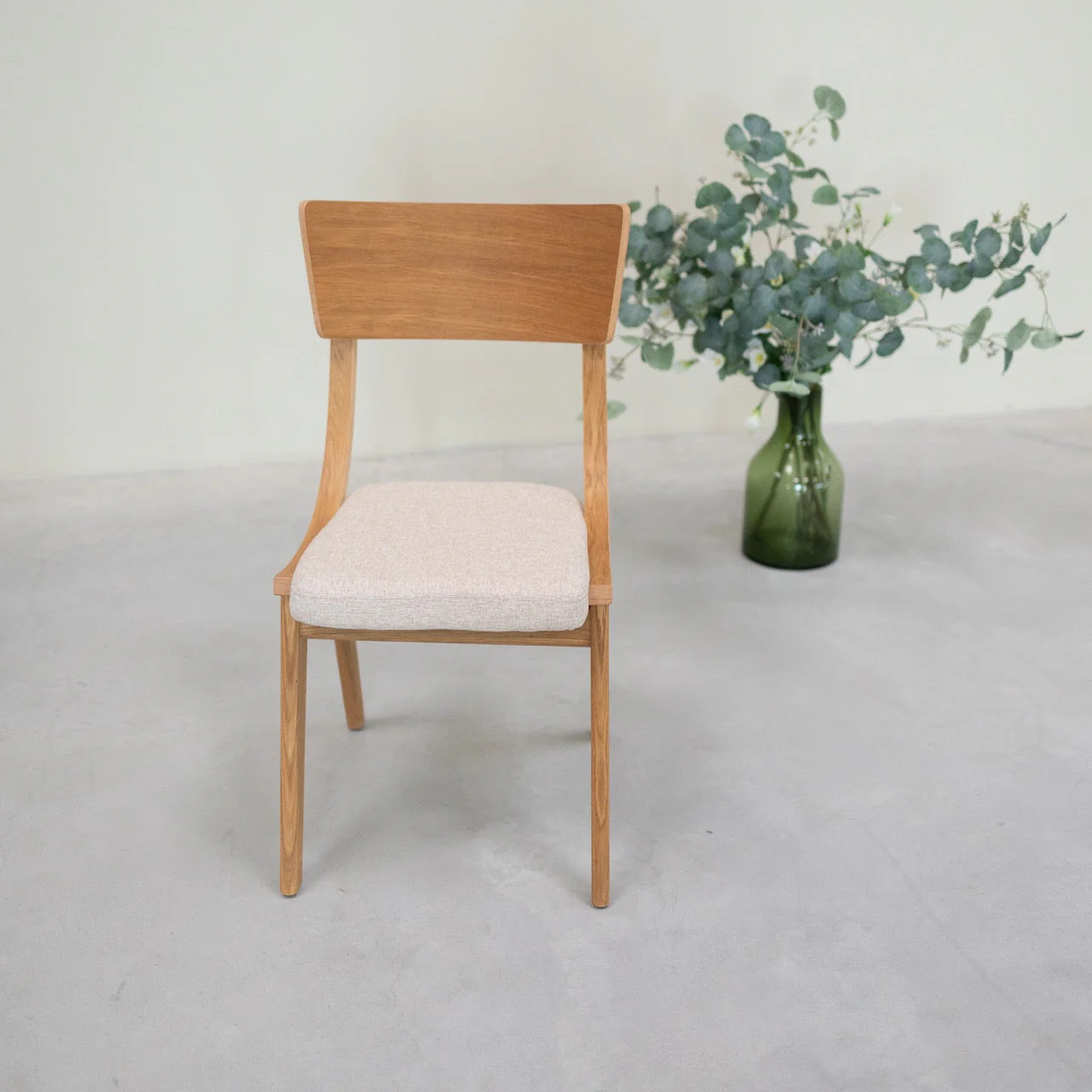 Pack de 2 o 4 Sillas de Comedor de Madera Maciza de Roble Lucas, tapizado Gris o Beige | NordicStory - Image 4