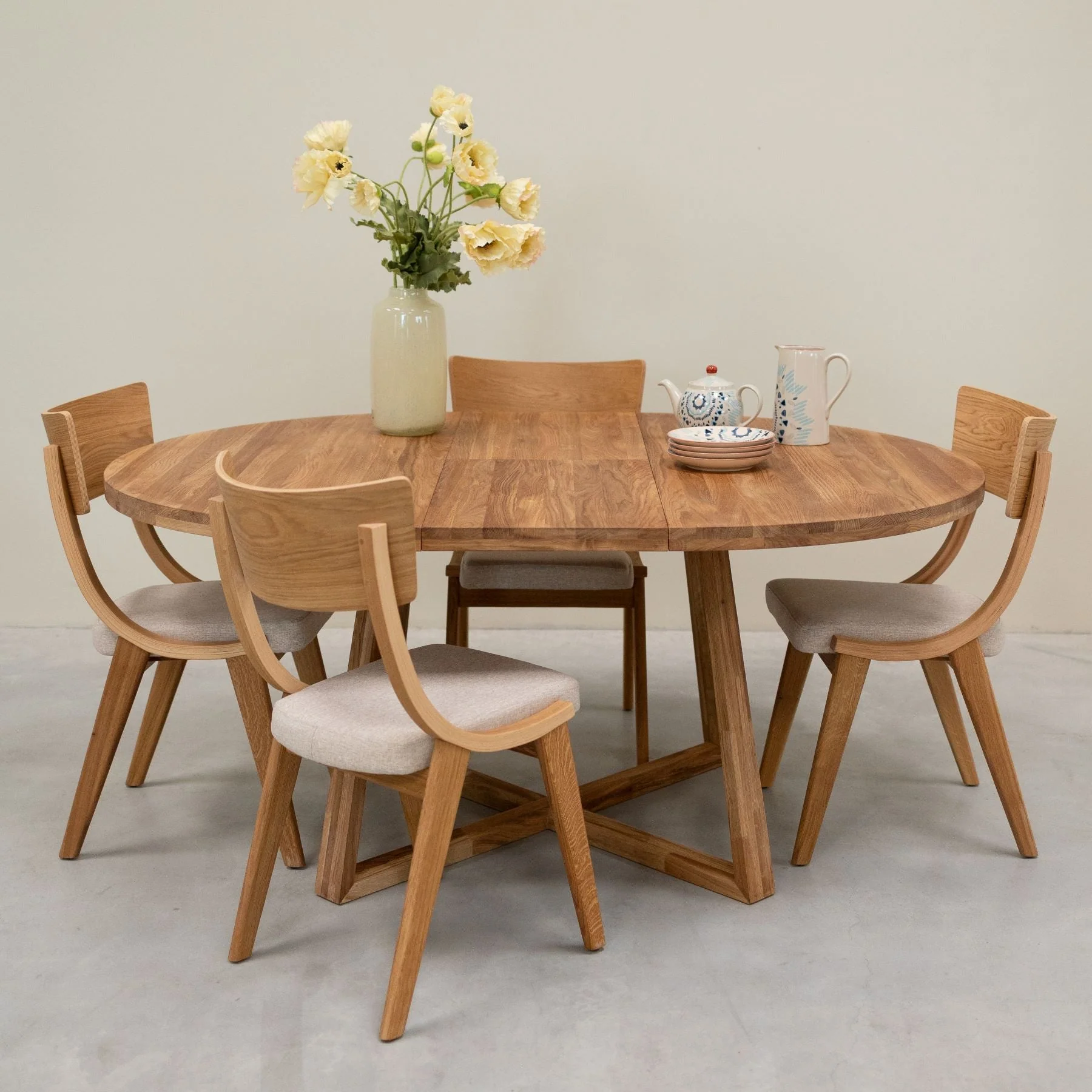 Pack de 2 o 4 Sillas de Comedor de Madera Maciza de Roble Lucas, tapizado Gris o Beige | NordicStory - Image 5
