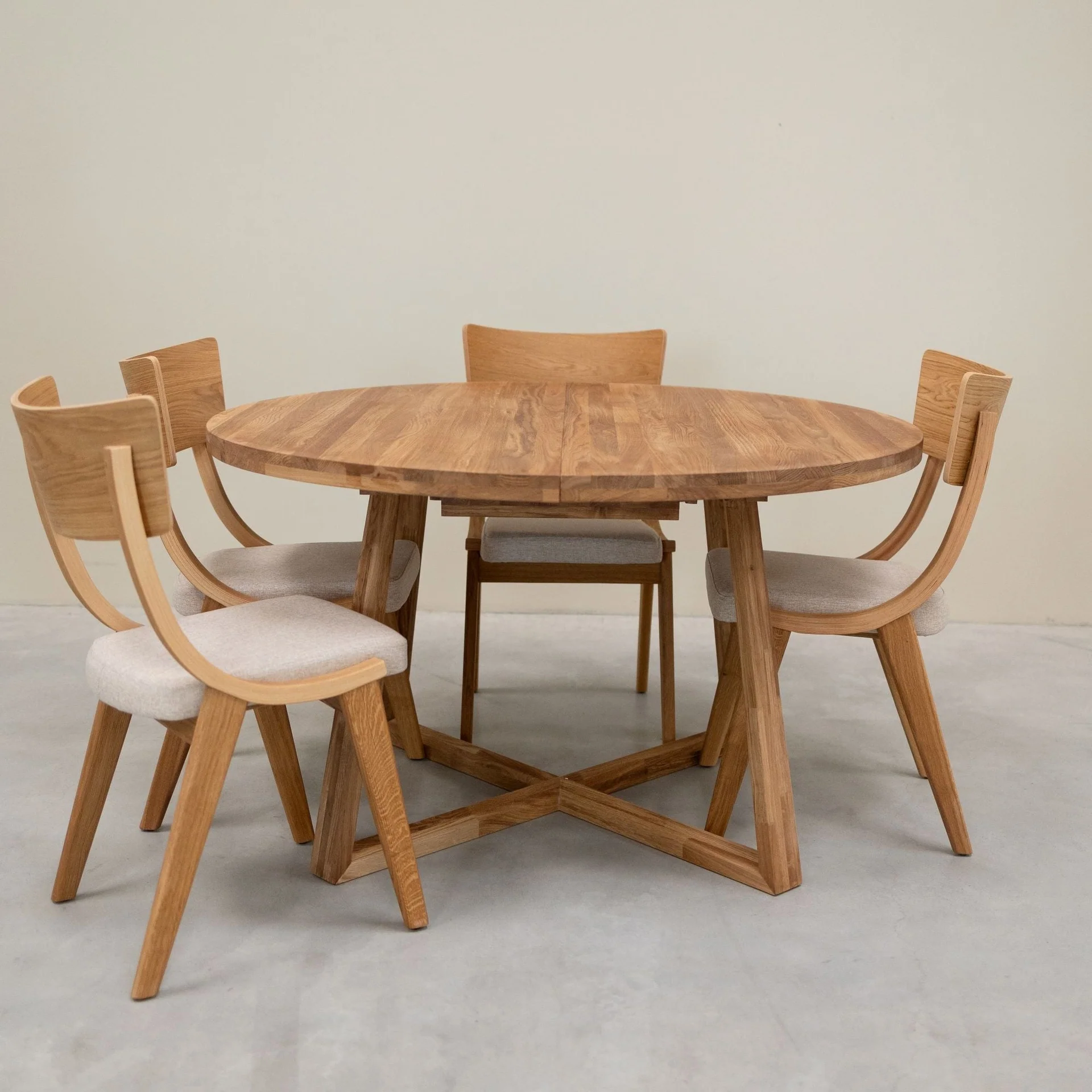 Pack de 2 o 4 Sillas de Comedor de Madera Maciza de Roble Lucas, tapizado Gris o Beige | NordicStory - Image 9