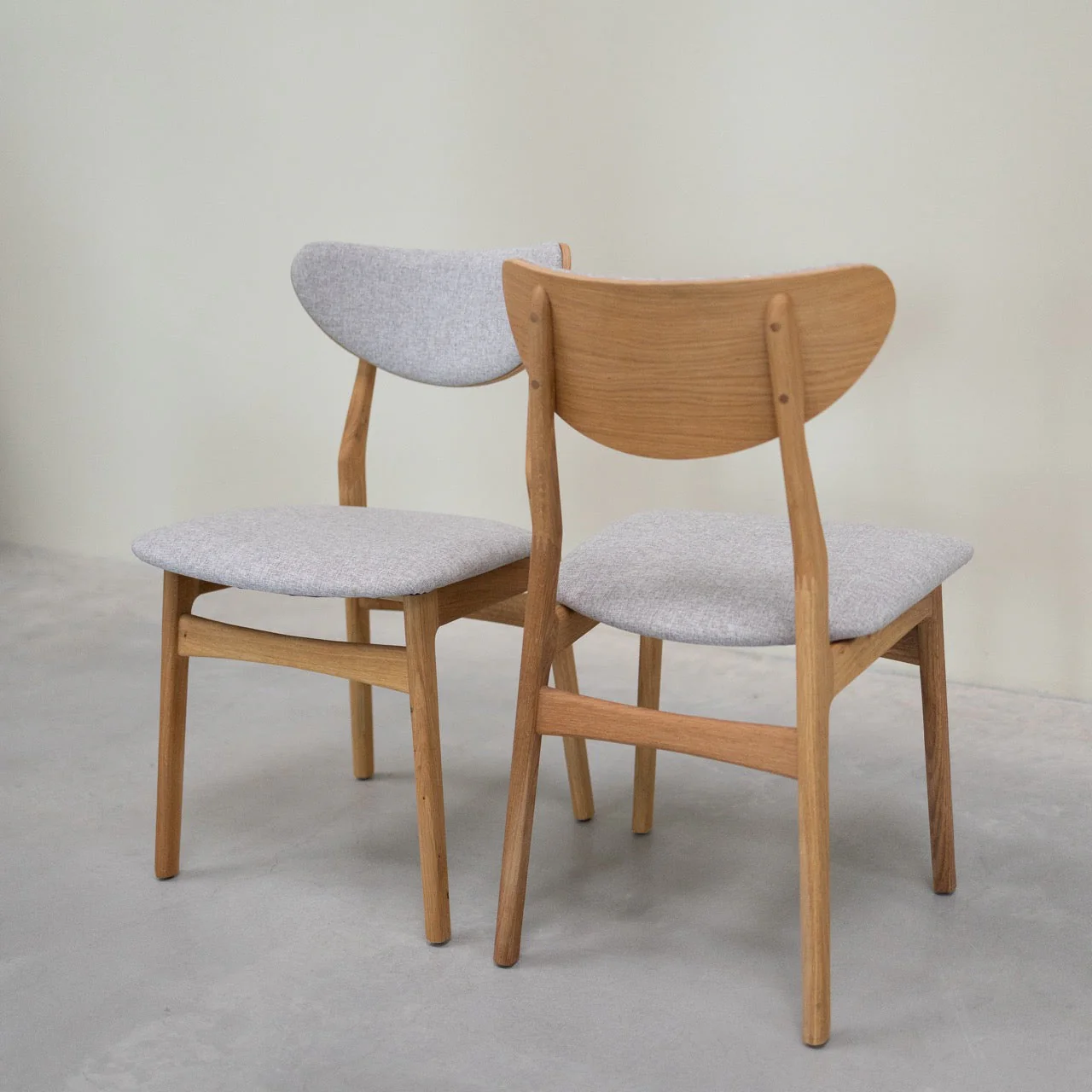 Pack de 2 o 4 Sillas de Comedor de Madera Maciza de Roble Maxwell, tapizado | NordicStory - Image 15