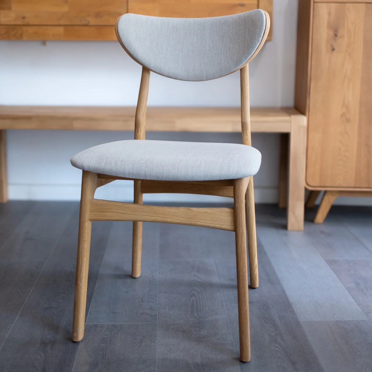 Pack de 2 o 4 Sillas de Comedor de Madera Maciza de Roble Maxwell, tapizado | NordicStory - Image 16
