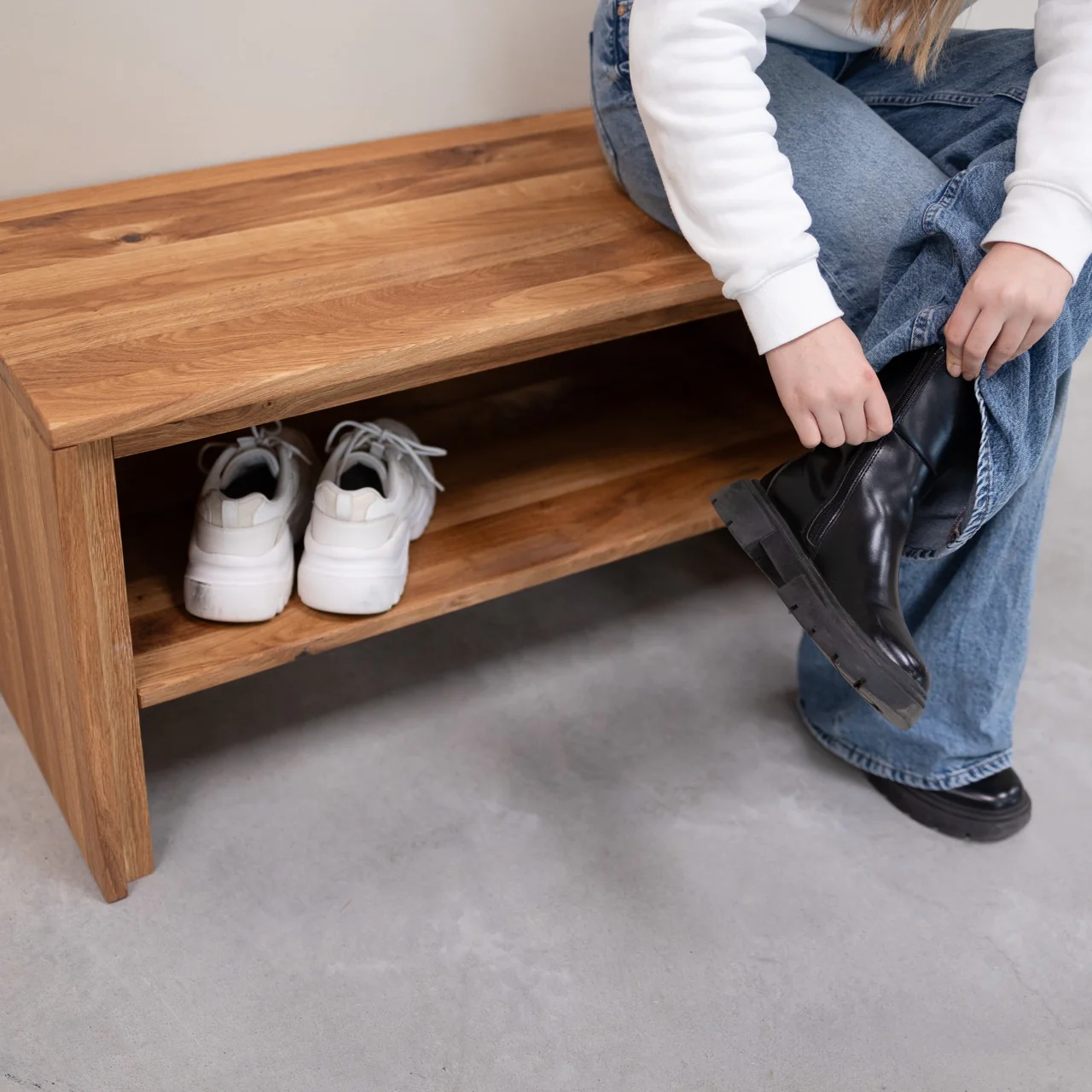 Zapatero de madera maciza de roble Pola | NordicStory - Image 5